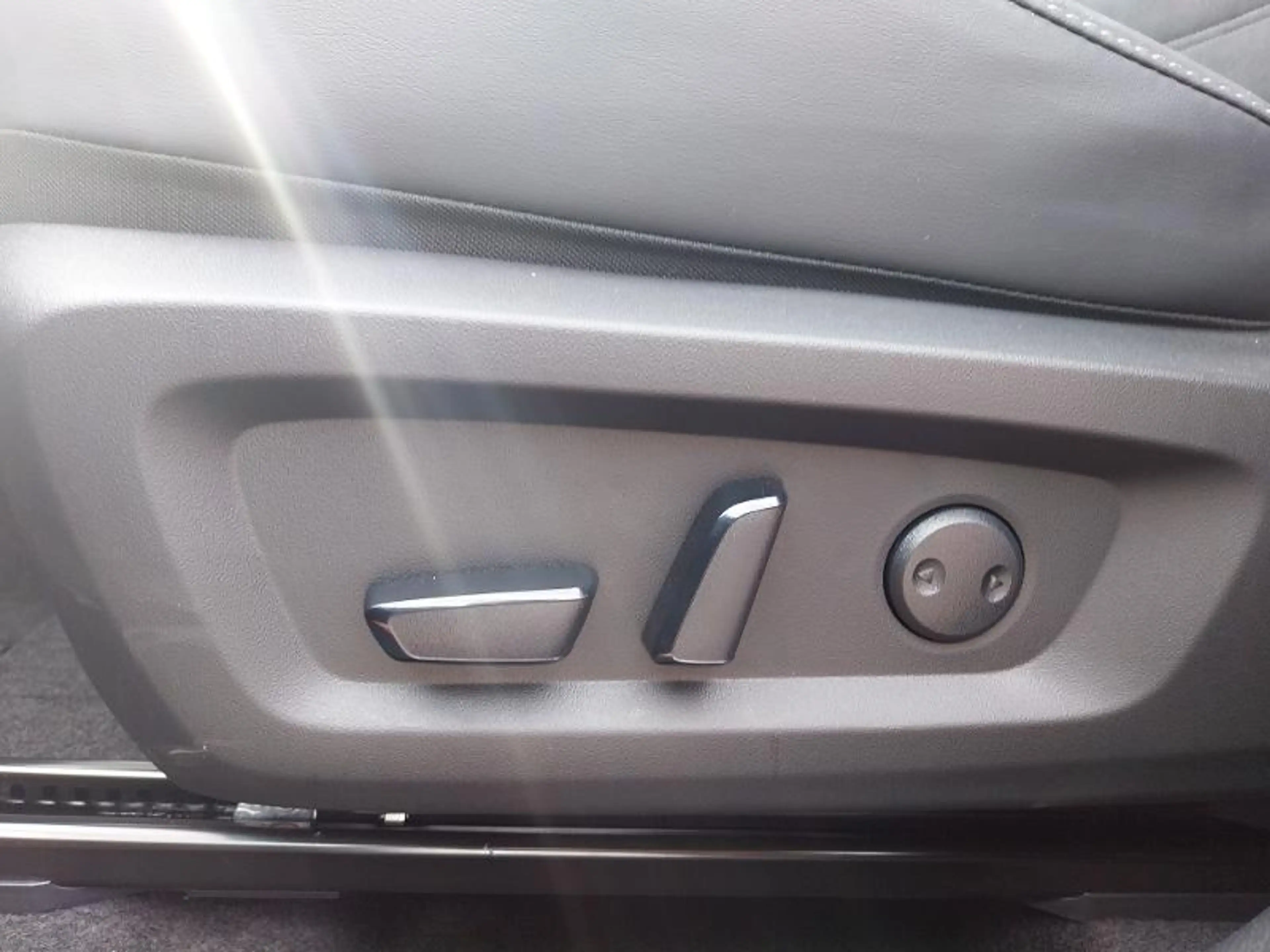 Mitsubishi Outlander 2.4L PHEV Select — photo 9