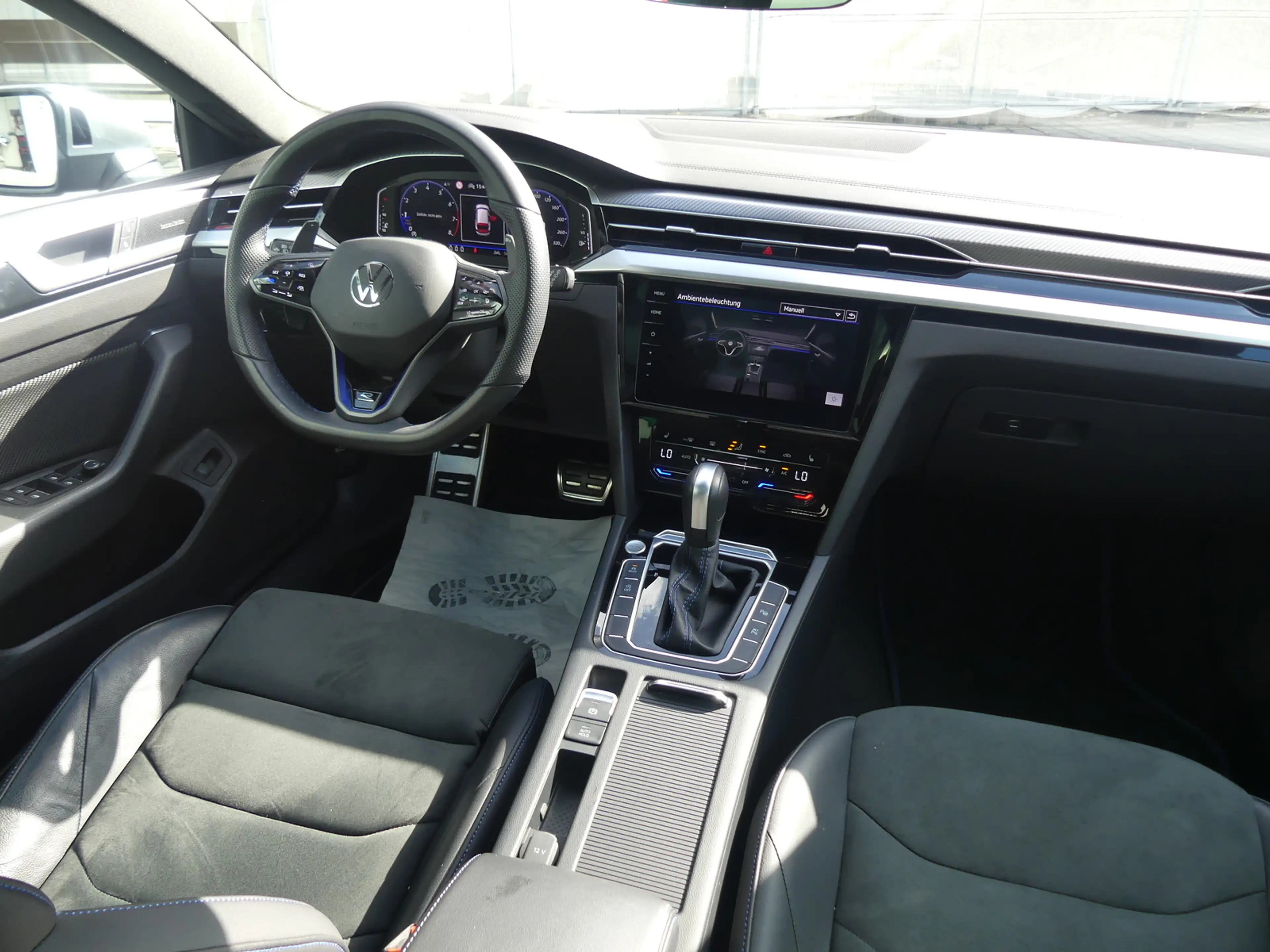 Volkswagen Arteon Shooting Brake R 2.0 TSI 4Mot IQ-LIGHT/PANO — photo 3