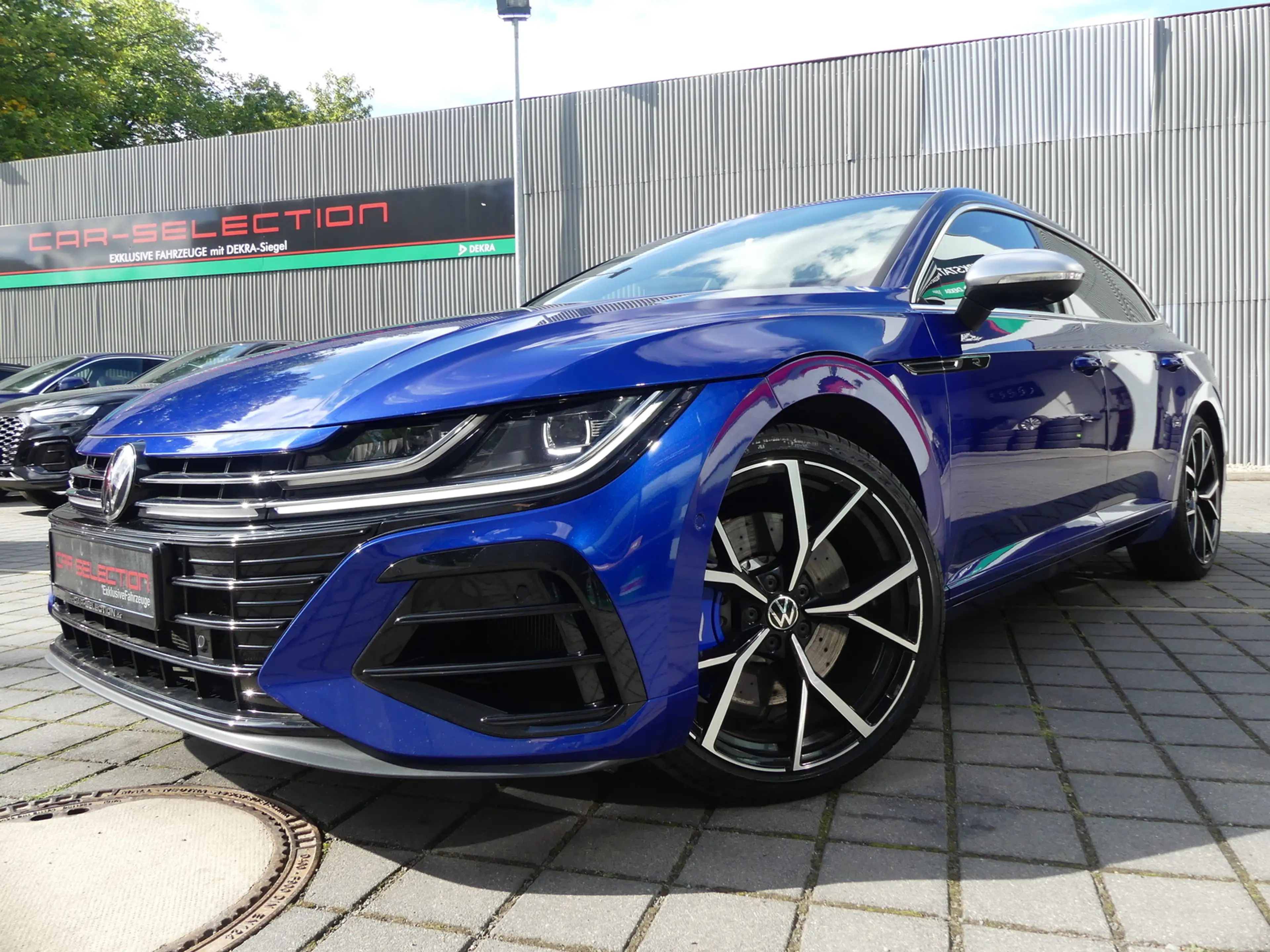 Volkswagen Arteon Shooting Brake R 2.0 TSI 4Mot IQ-LIGHT/PANO — photo 2