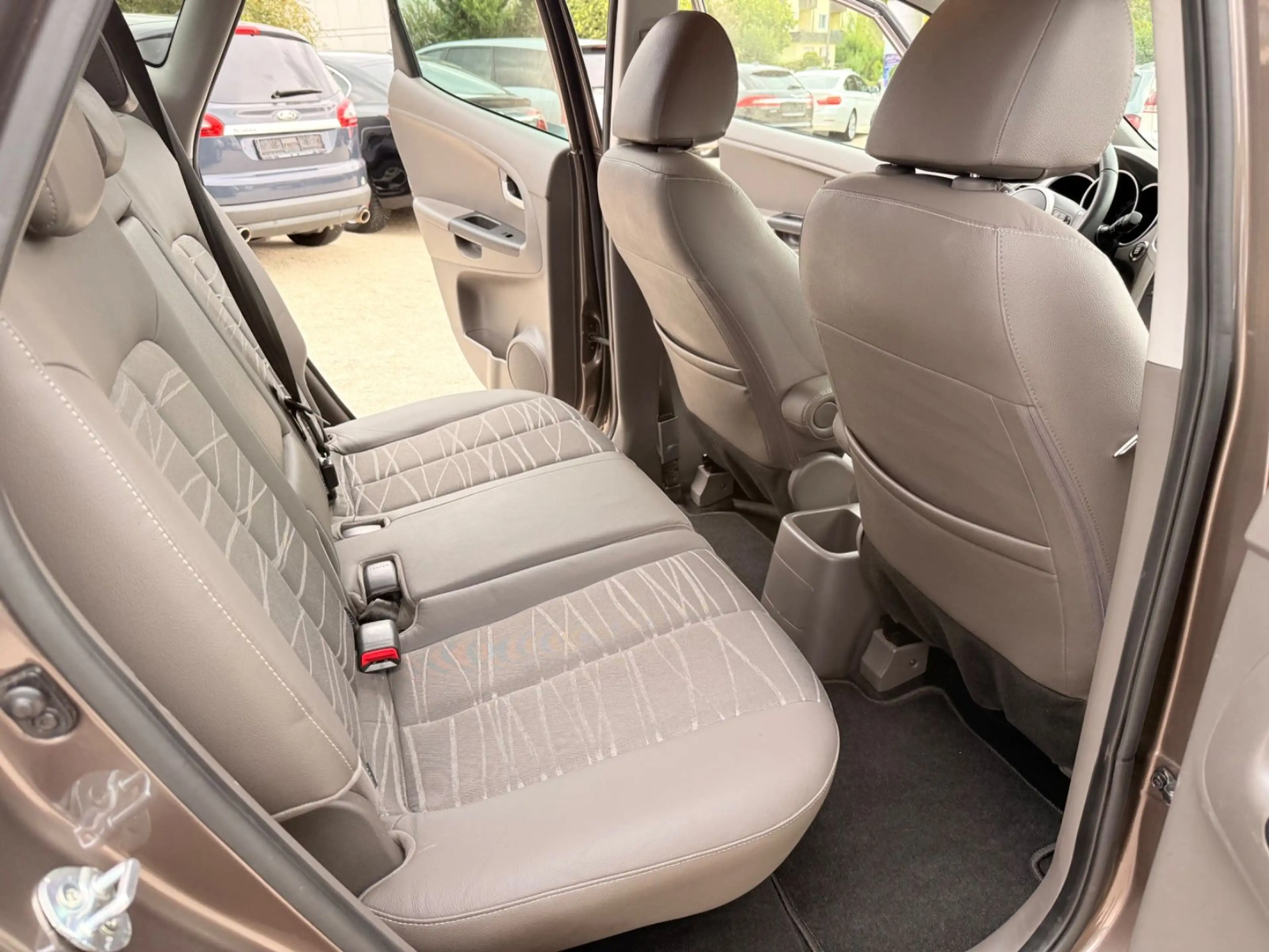 Kia Venga Spirit,Teilleder — photo 22