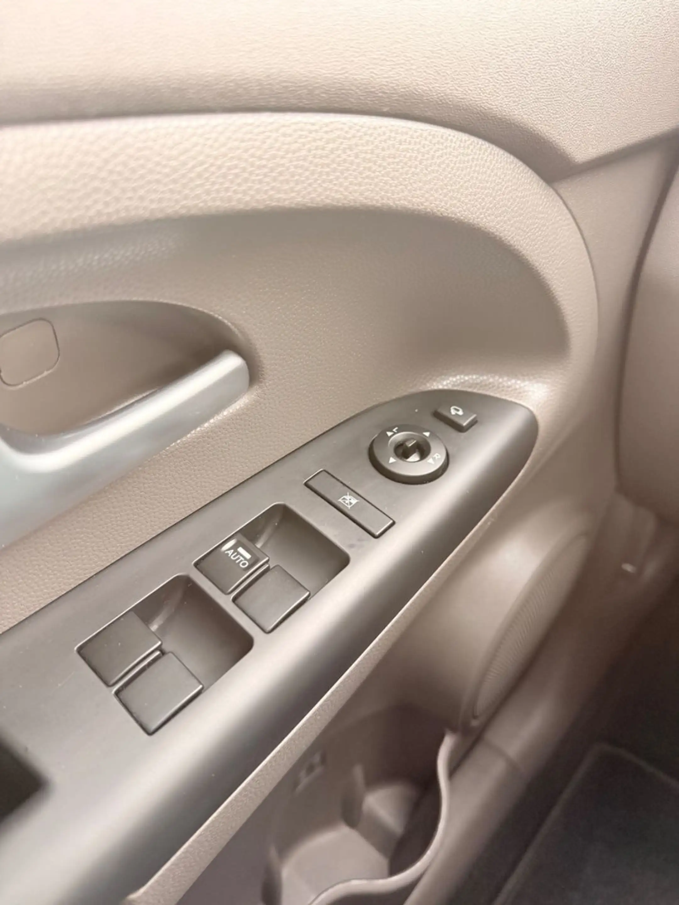 Kia Venga Spirit,Teilleder — photo 16