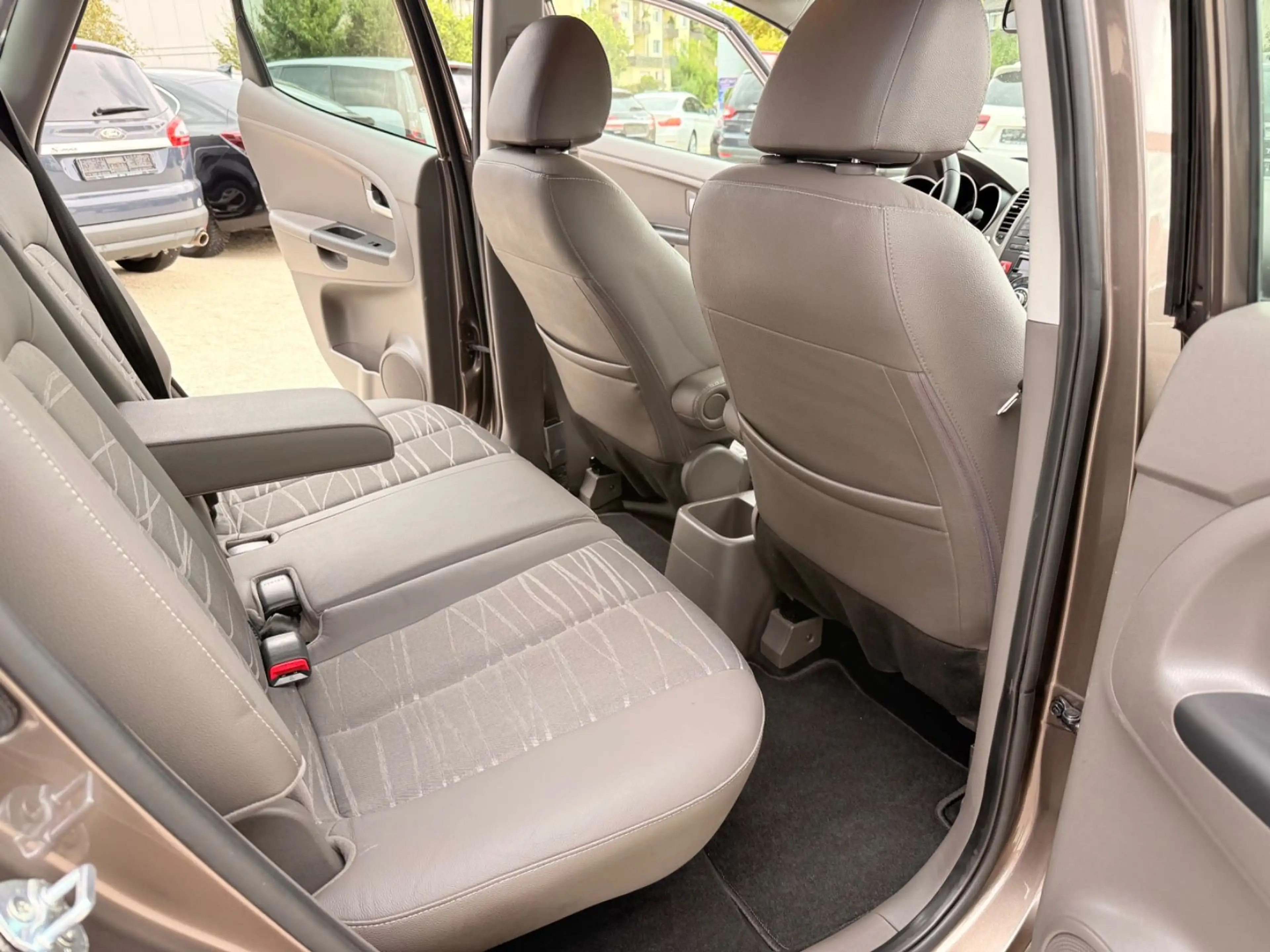 Kia Venga Spirit,Teilleder — photo 27