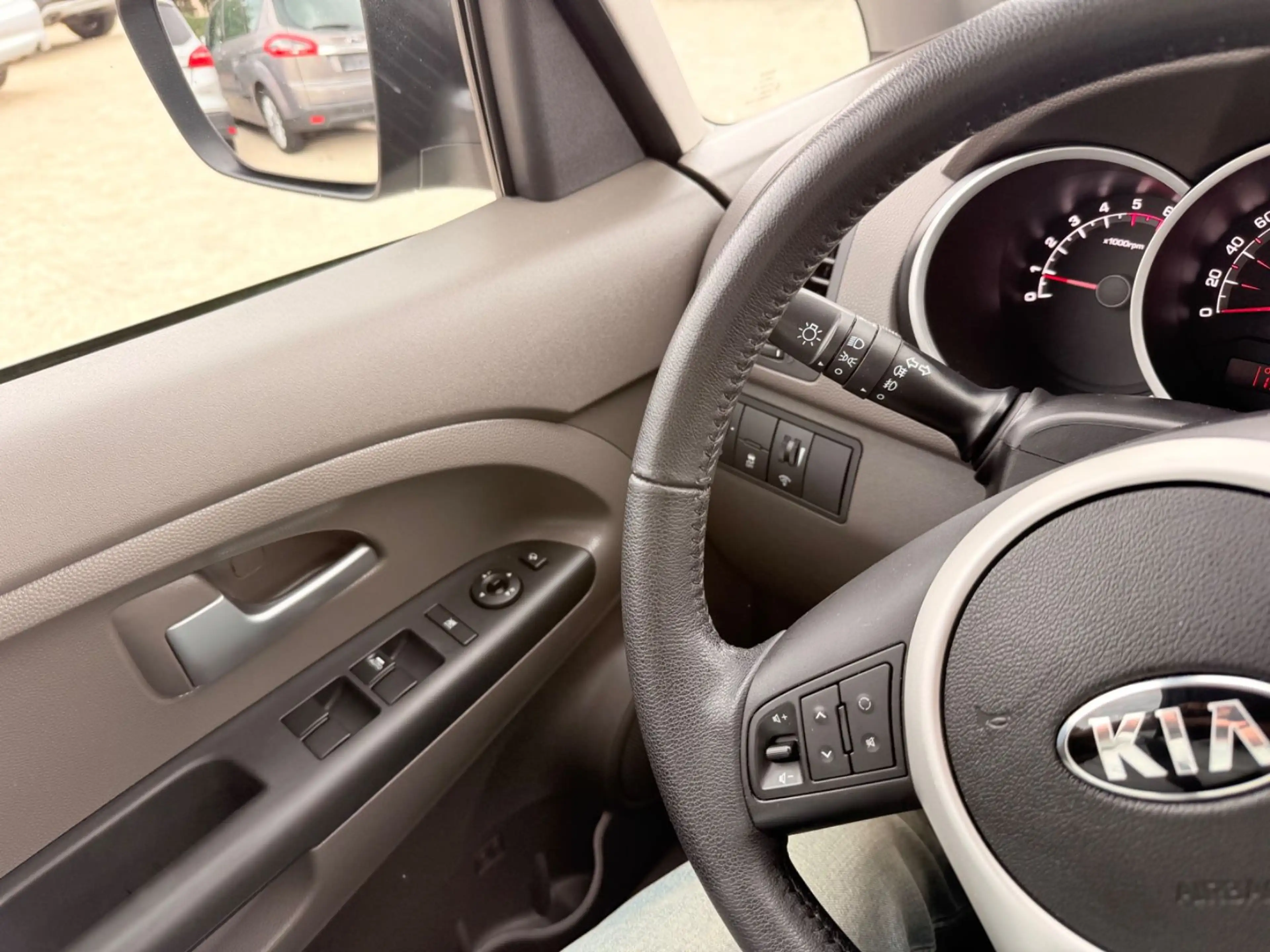 Kia Venga Spirit,Teilleder — photo 10