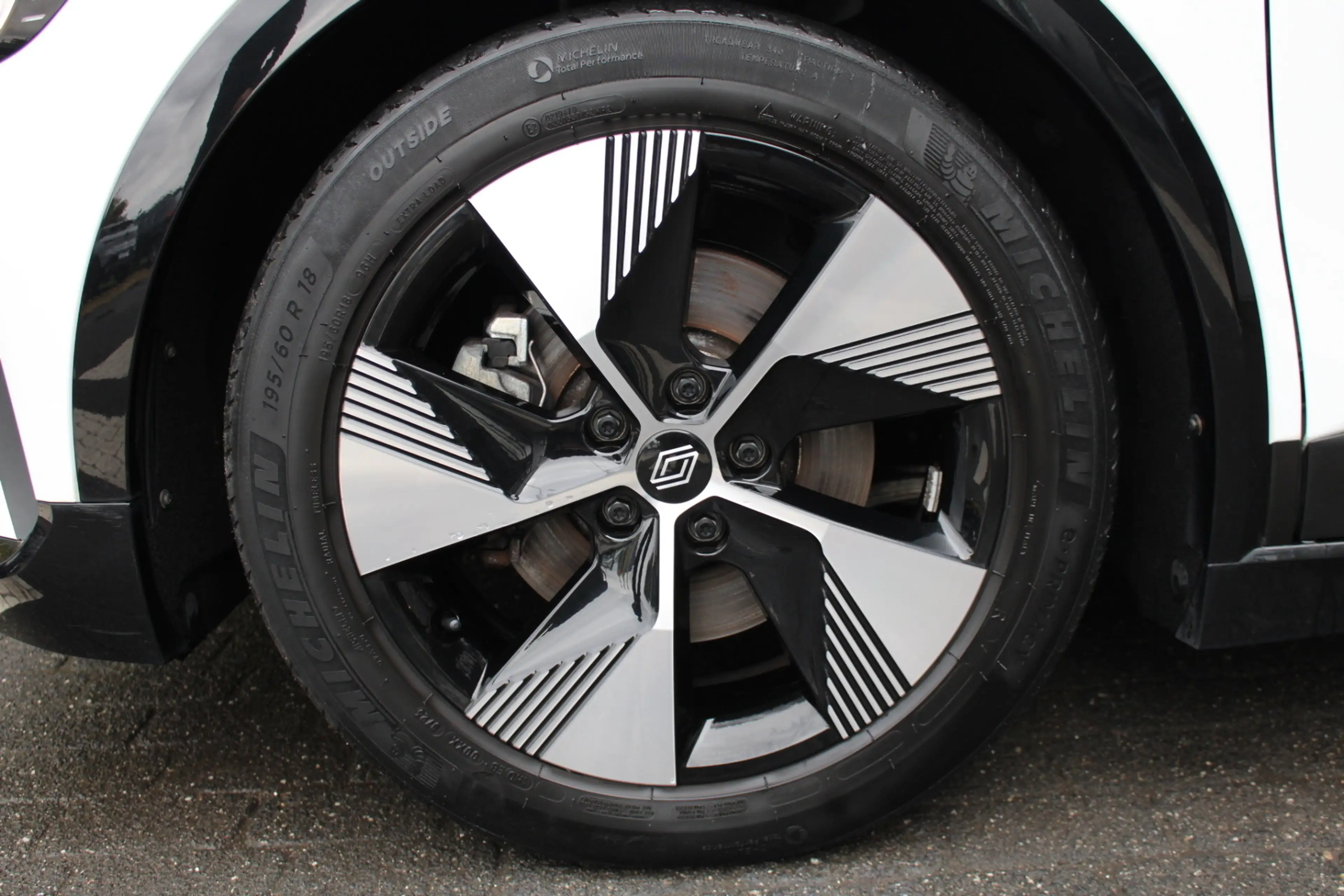 Renault Megane E-Tech Equilibre EV40 130hp — photo 7