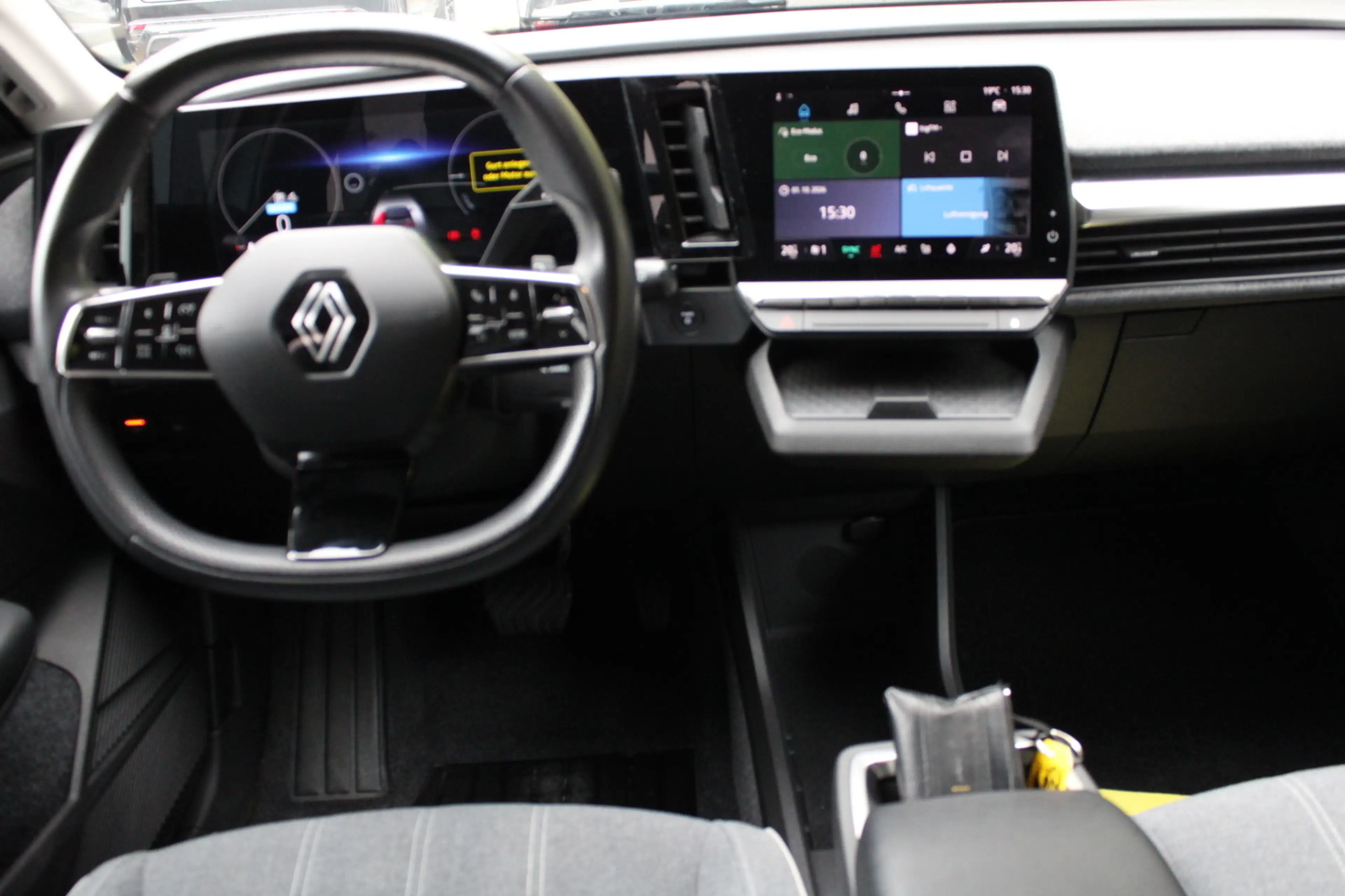 Renault Megane E-Tech Equilibre EV40 130hp — photo 9