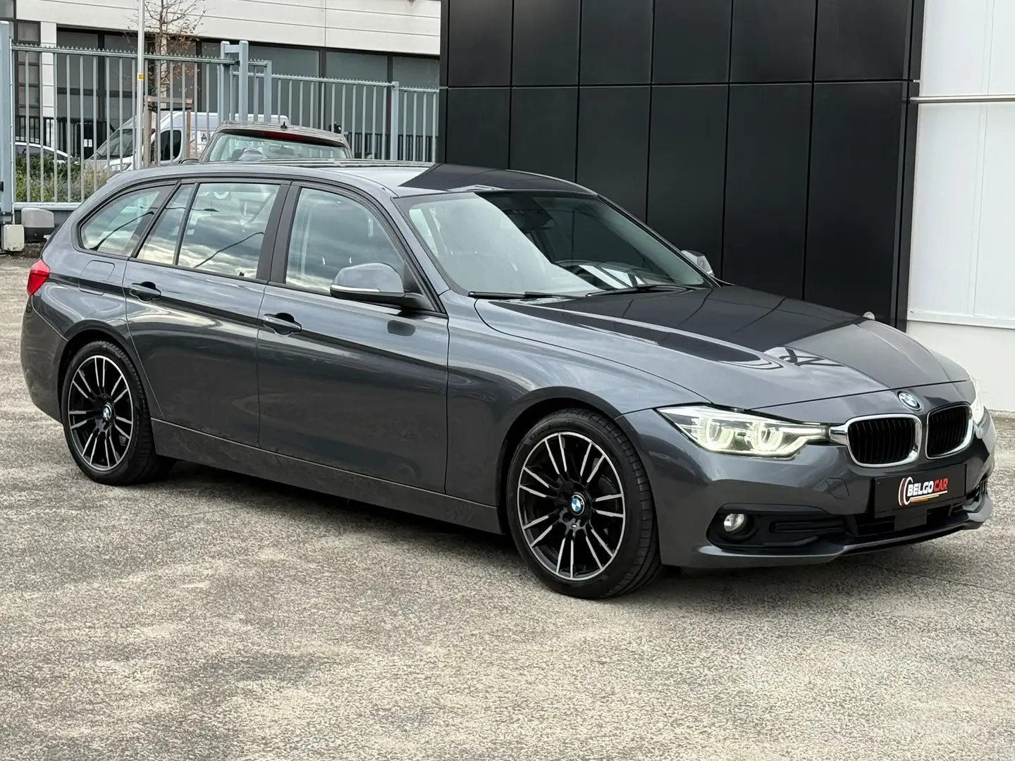BMW 320 DIESEL - EURO 6b - AUTOMATIQUE Gris - 1