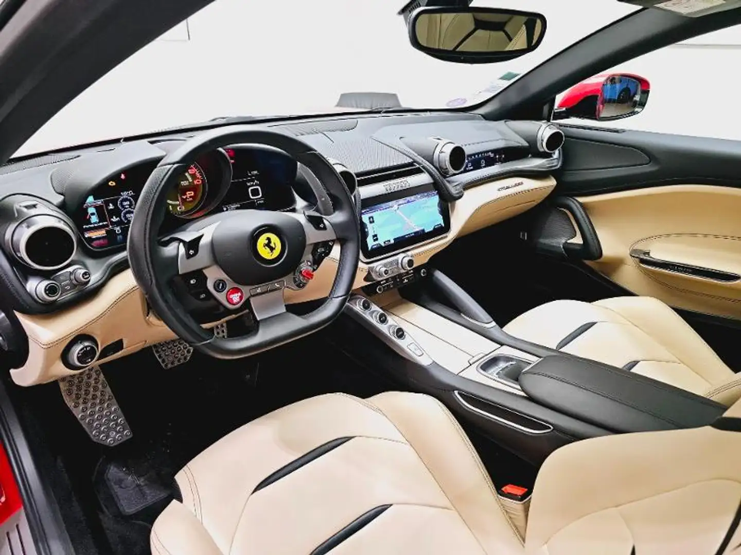 Ferrari GTC4 Lusso V12 6.3 690ch Rouge - 2