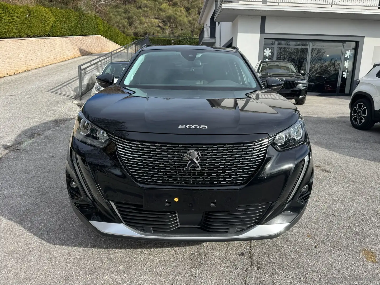 Peugeot 2008 PureTech 130 S&S Allure Nero - 2