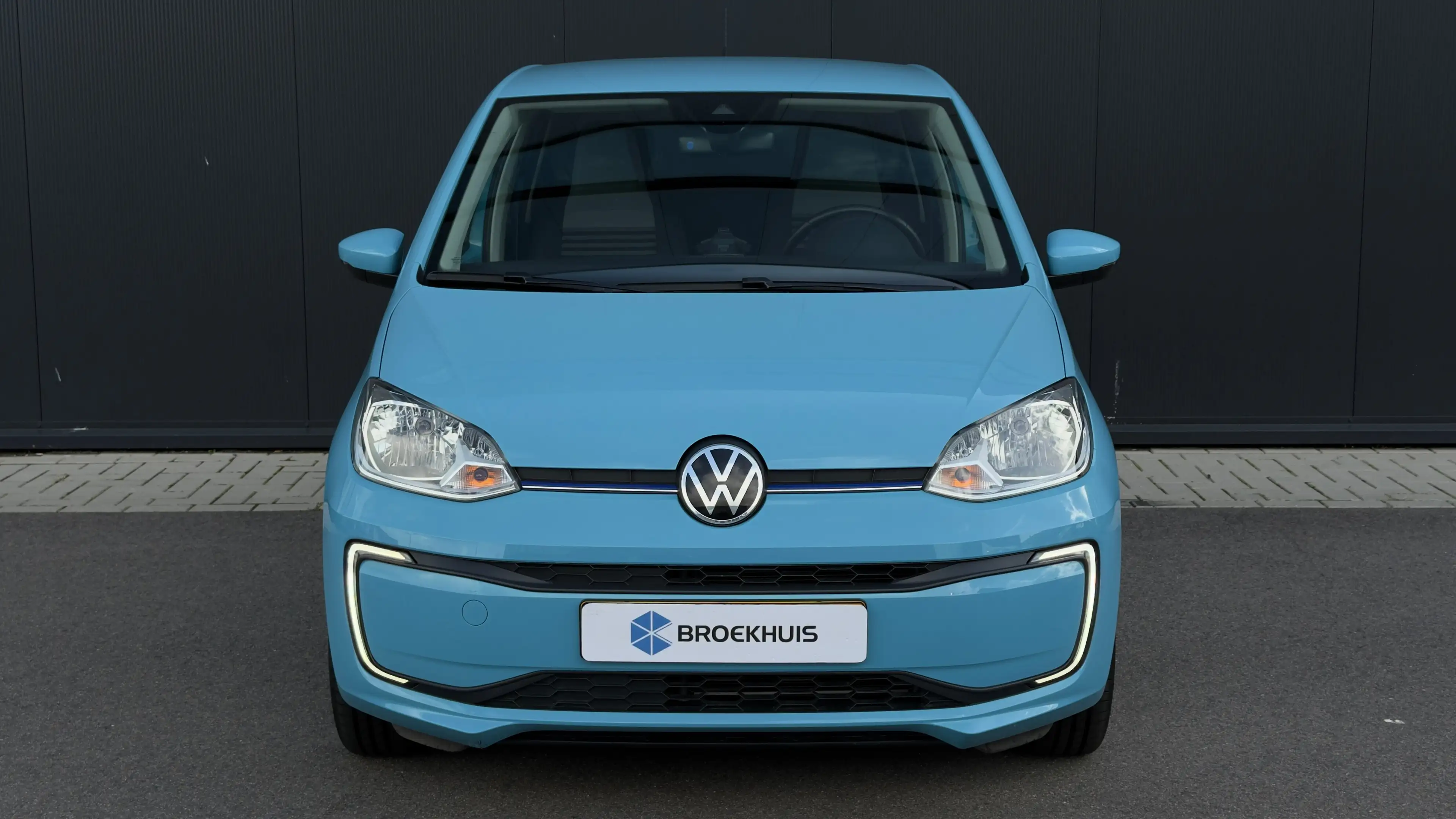 Volkswagen e-up! Live plus | SOH 90.8% | Camera | Clima | — photo 2