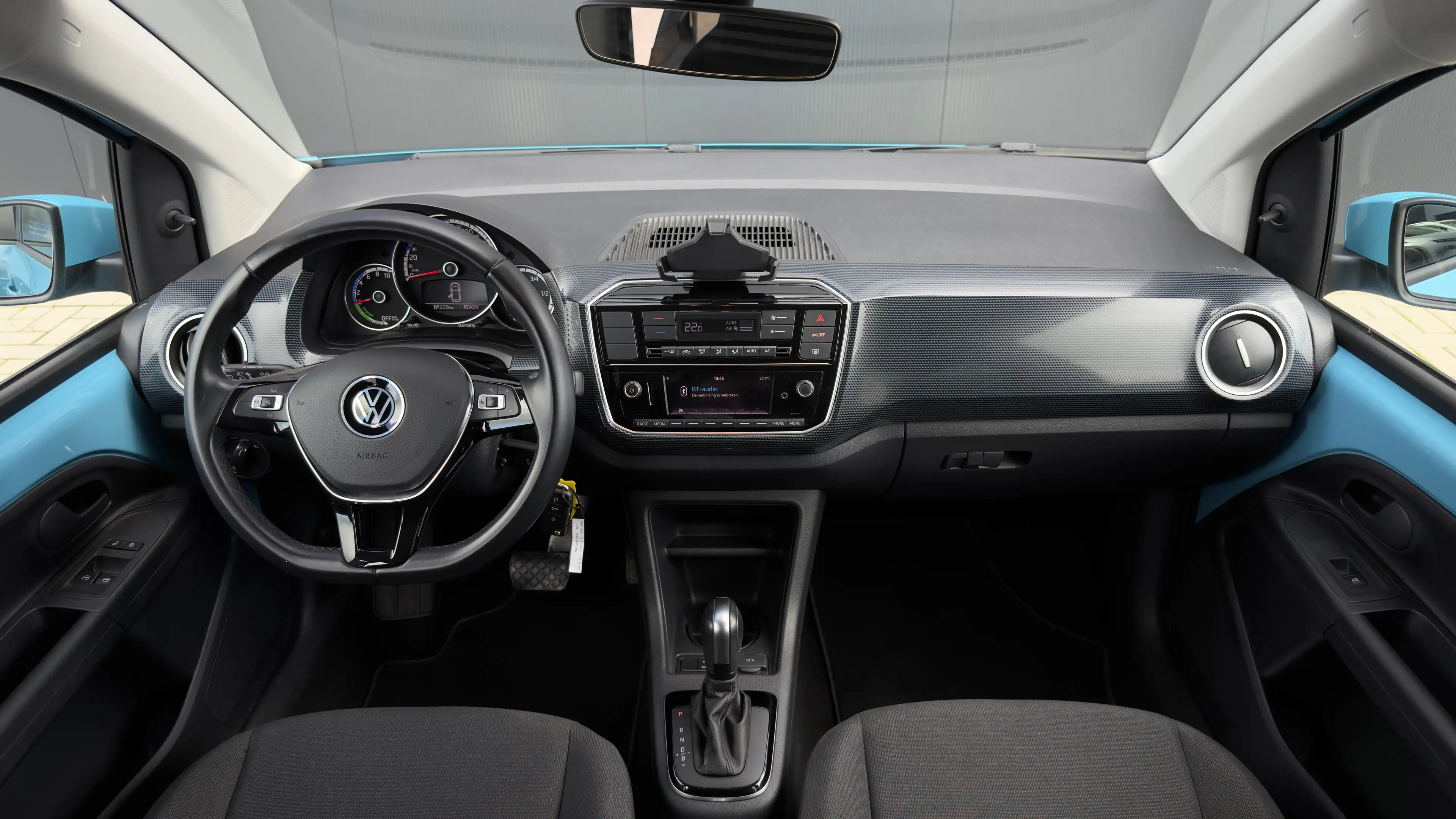 Volkswagen e-up! Live plus | SOH 90.8% | Camera | Clima | — photo 5