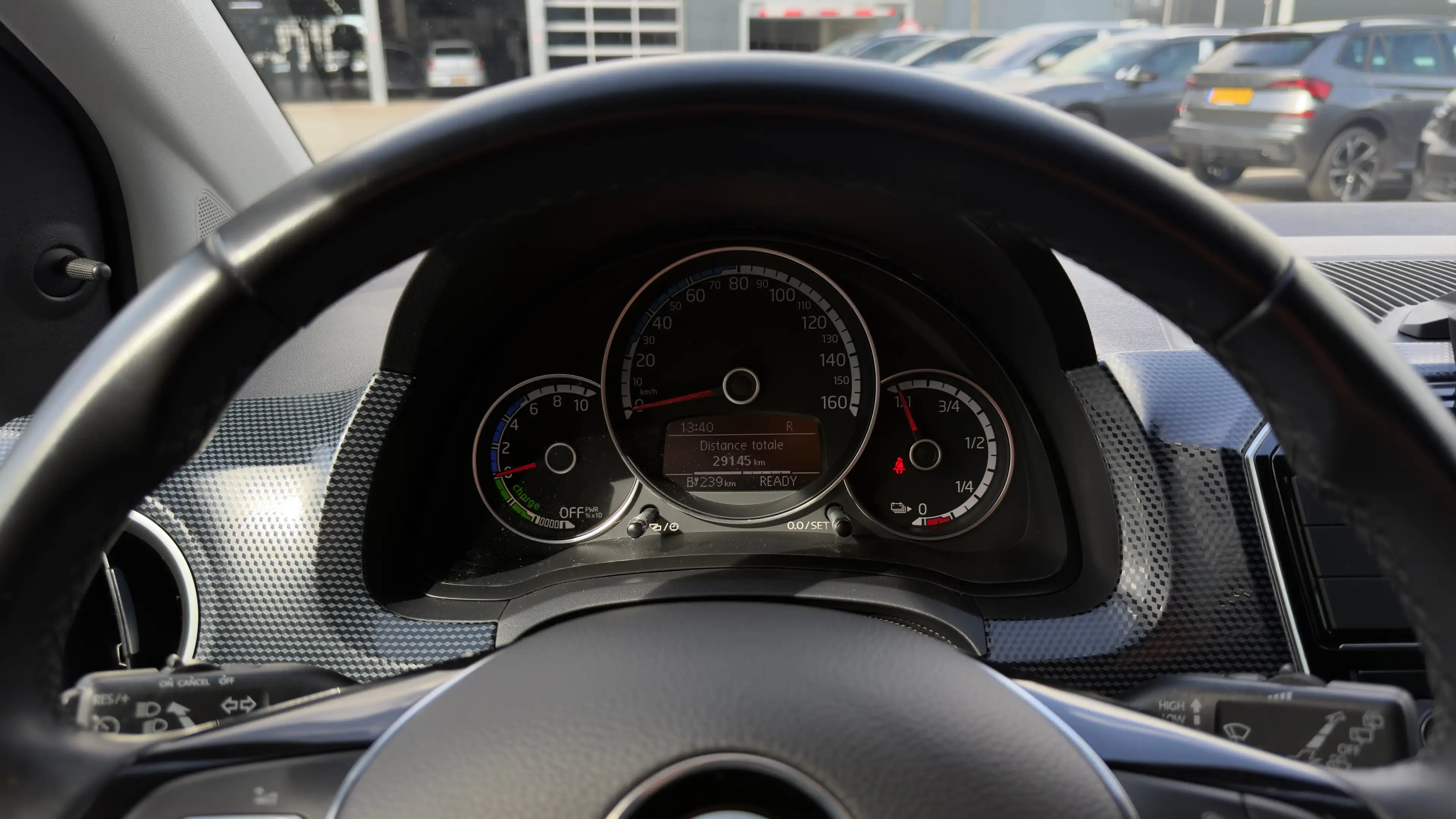 Volkswagen e-up! Live plus | SOH 90.8% | Camera | Clima | — photo 8