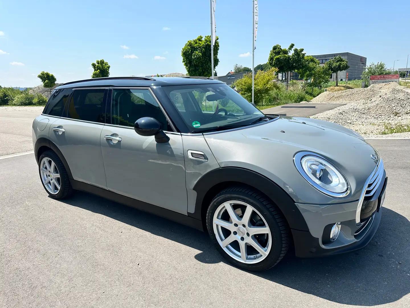 MINI Cooper D Clubman Automatik . Diesel Euro 6 - 150 Ps. Navi . Klima Grau - 2