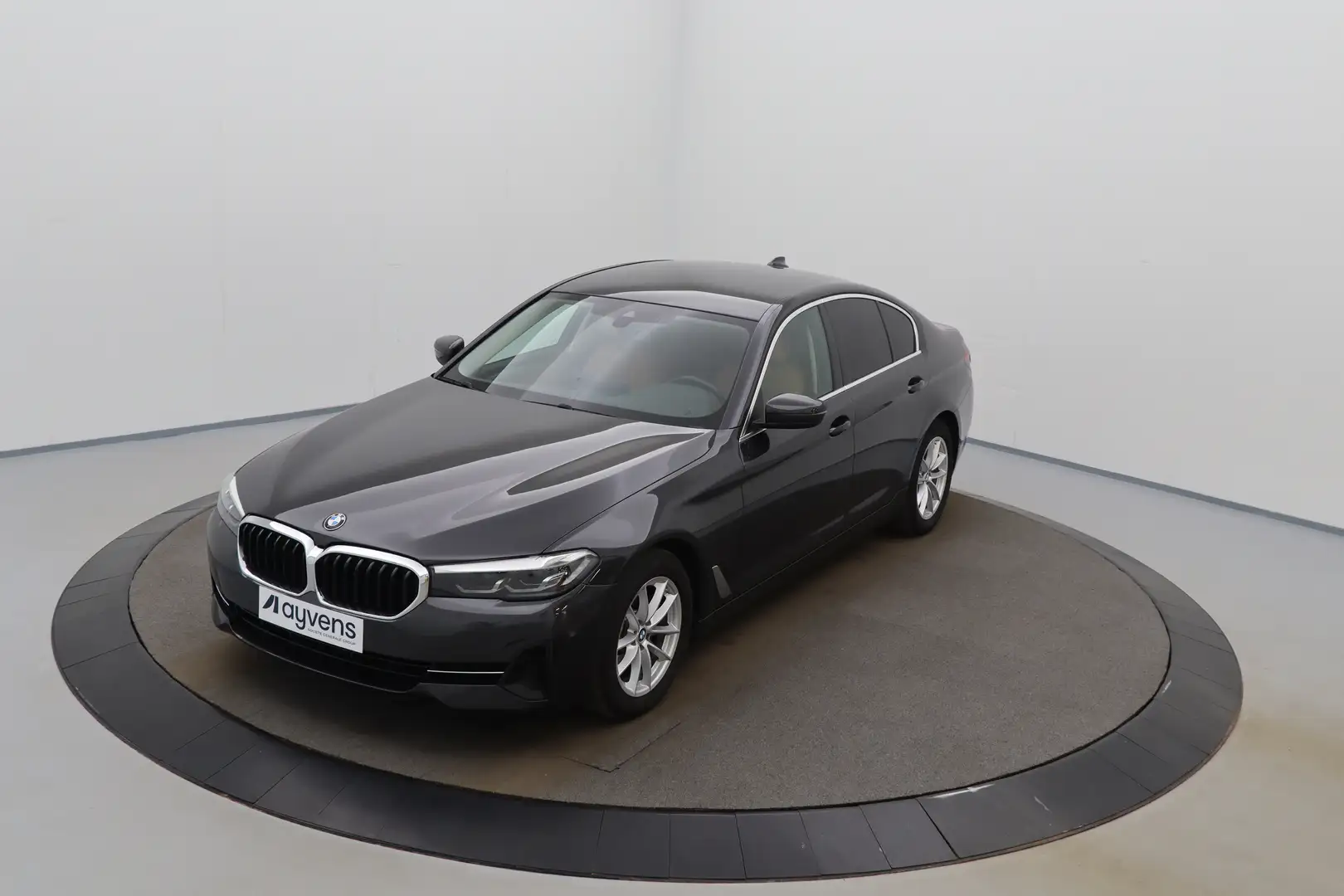 BMW 520 5 520dA MHEV Business Business LEDER/CUIR LED GPS Grijs - 1
