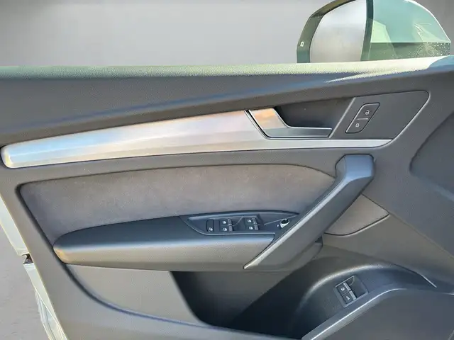 Audi Q5 view 6