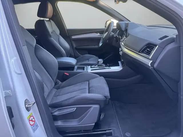 Audi Q5 view 13