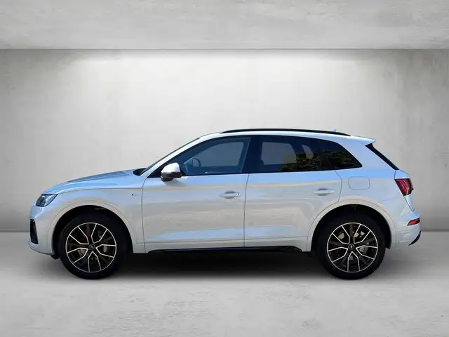 Audi Q5 view 2