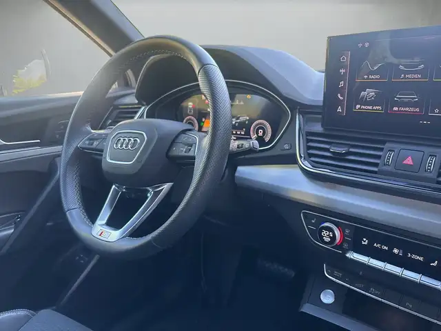 Audi Q5 view 7