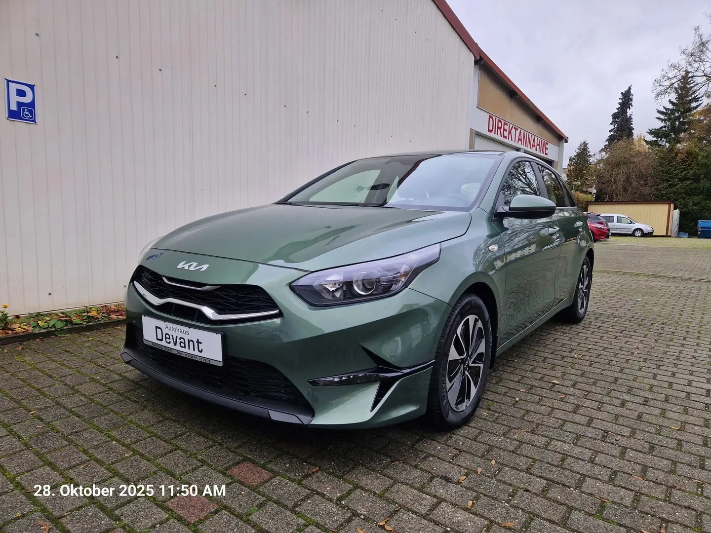 Kia Ceed / cee'd 1,0 T-GDi Spin Navi Grün - 1