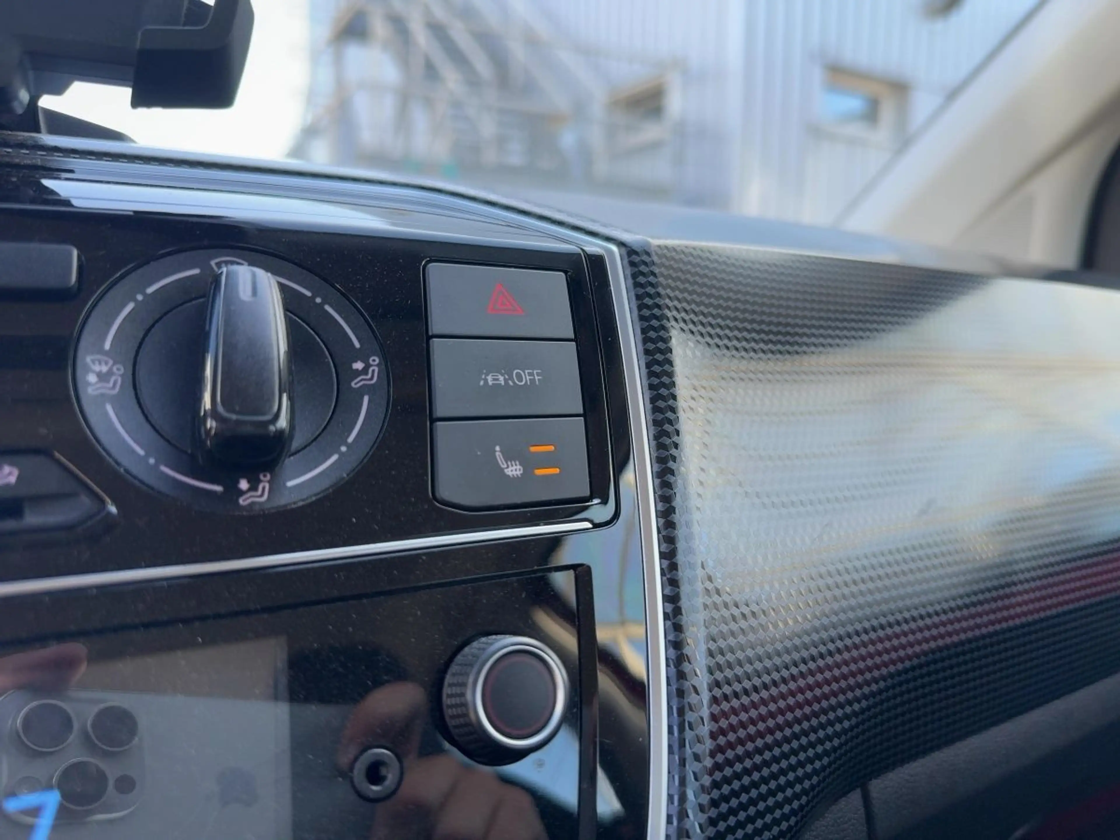 Volkswagen up! 1.0 — photo 14