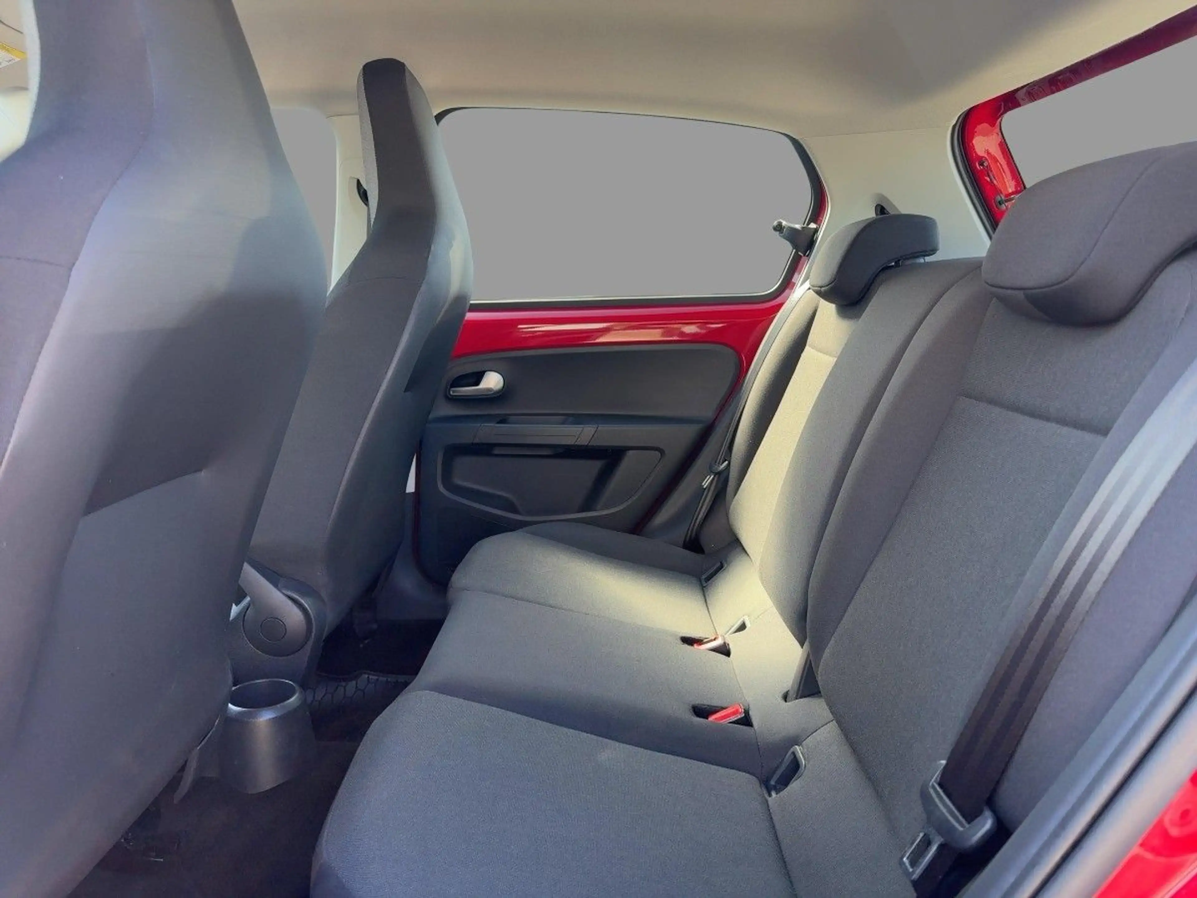 Volkswagen up! 1.0 — photo 8