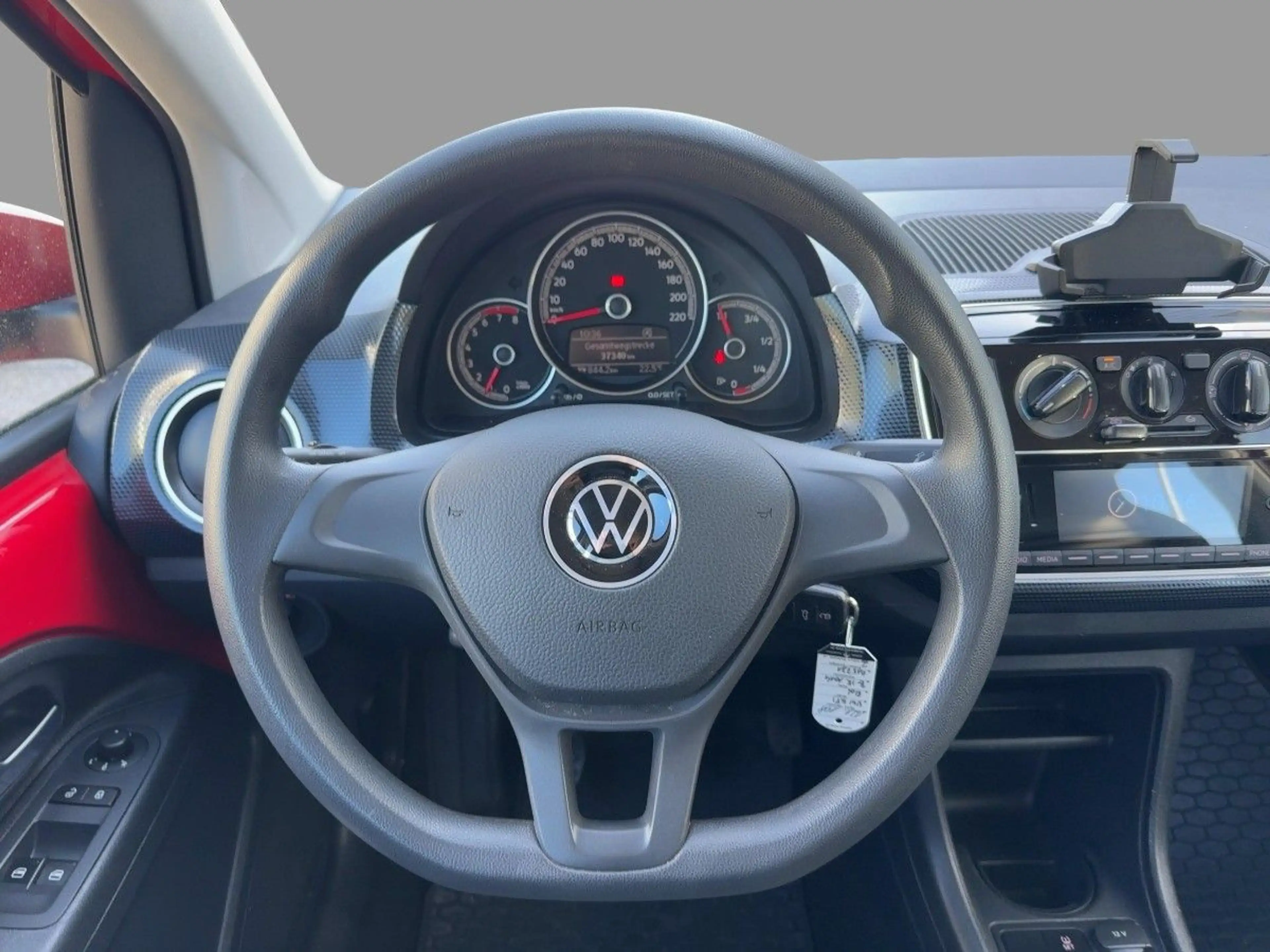Volkswagen up! 1.0 — photo 10