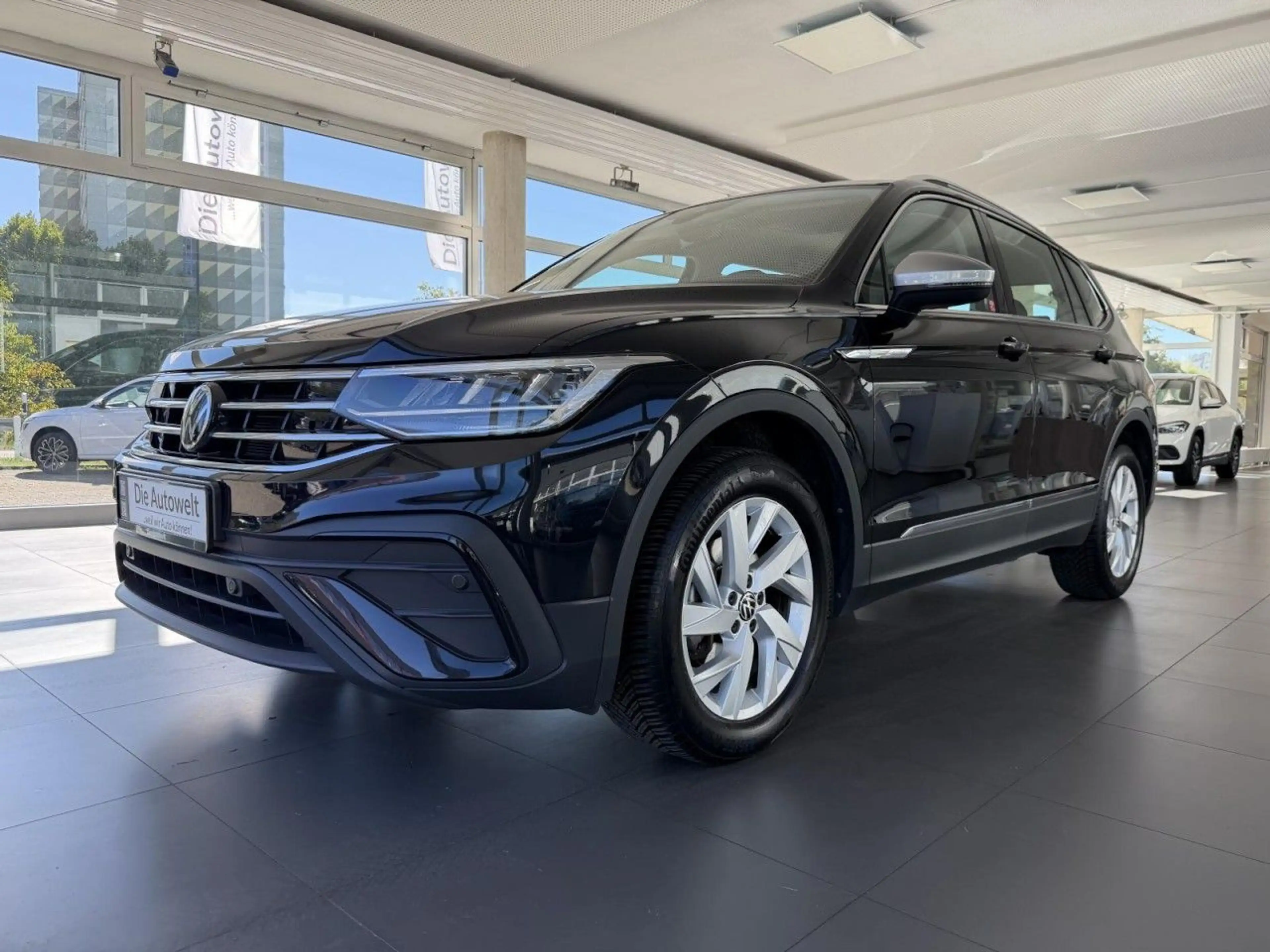 Volkswagen Tiguan Allspace Tiguan Allspace Life 1.5 TSI DSG 7.SI PDC AHK LE — photo 3