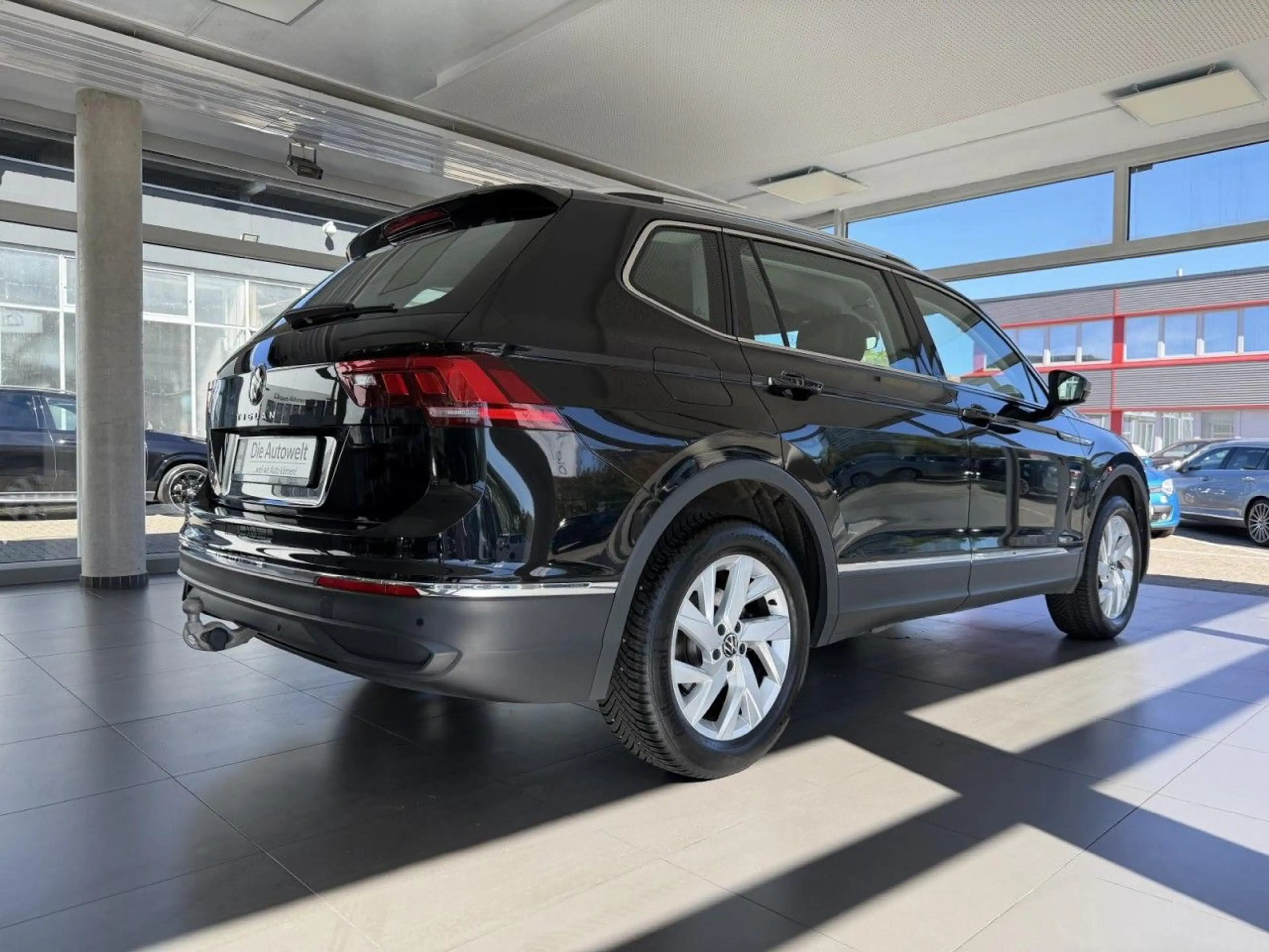 Volkswagen Tiguan Allspace Tiguan Allspace Life 1.5 TSI DSG 7.SI PDC AHK LE — photo 4