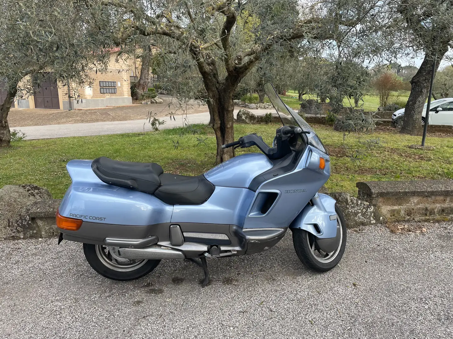 Honda Pacific Coast Azul - 2