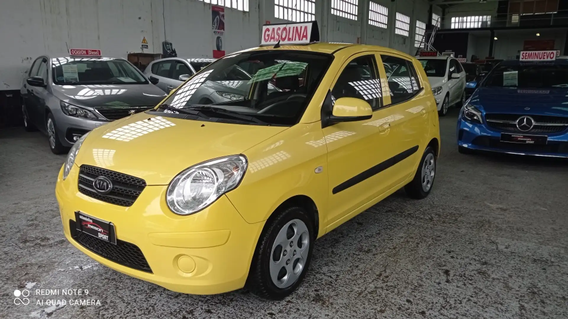 Kia Picanto 1.0 Concept Jaune - 1
