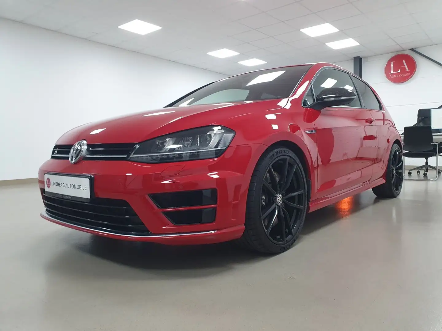 Volkswagen Golf VII Lim. R BMT 4Motion Rot - 1