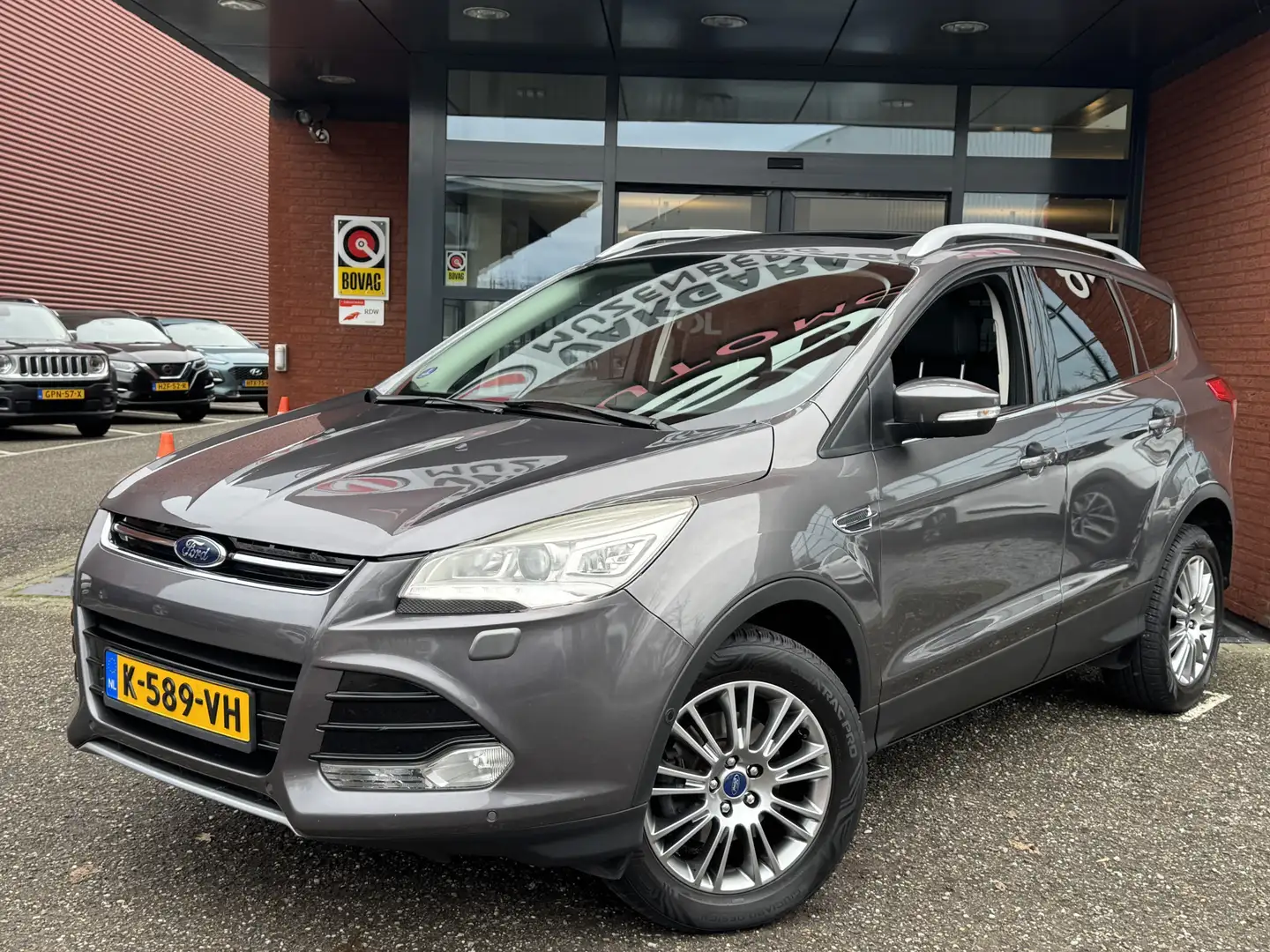 Ford Kuga 1.6 Titanium Plus GOED ONDERHOUDEN!! // NAVI // PA Grijs - 2