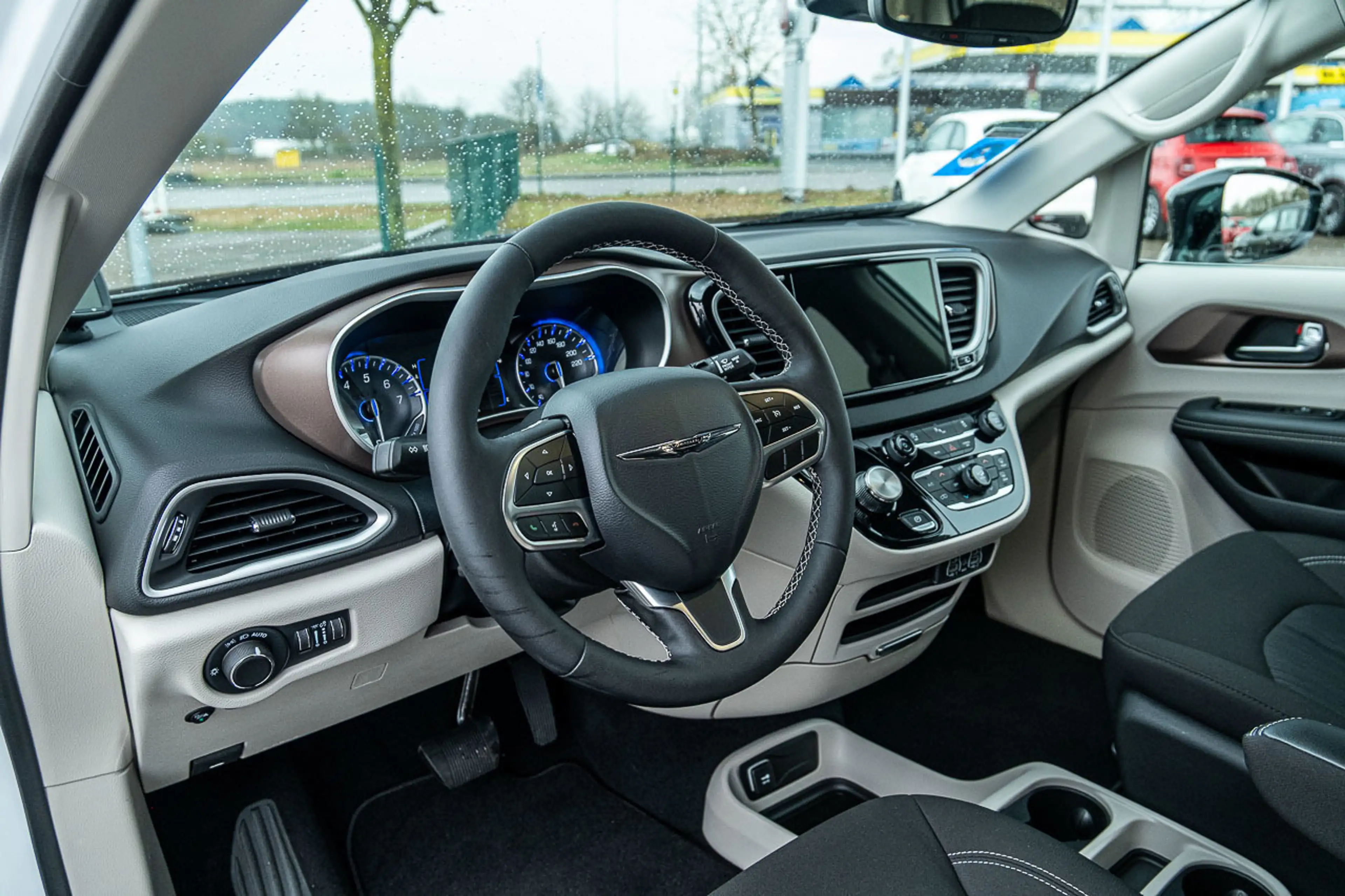 Chrysler Grand CARAVAN 3,6 — photo 10