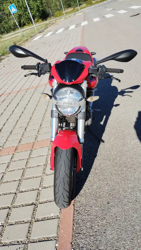 Ducati Monster 696