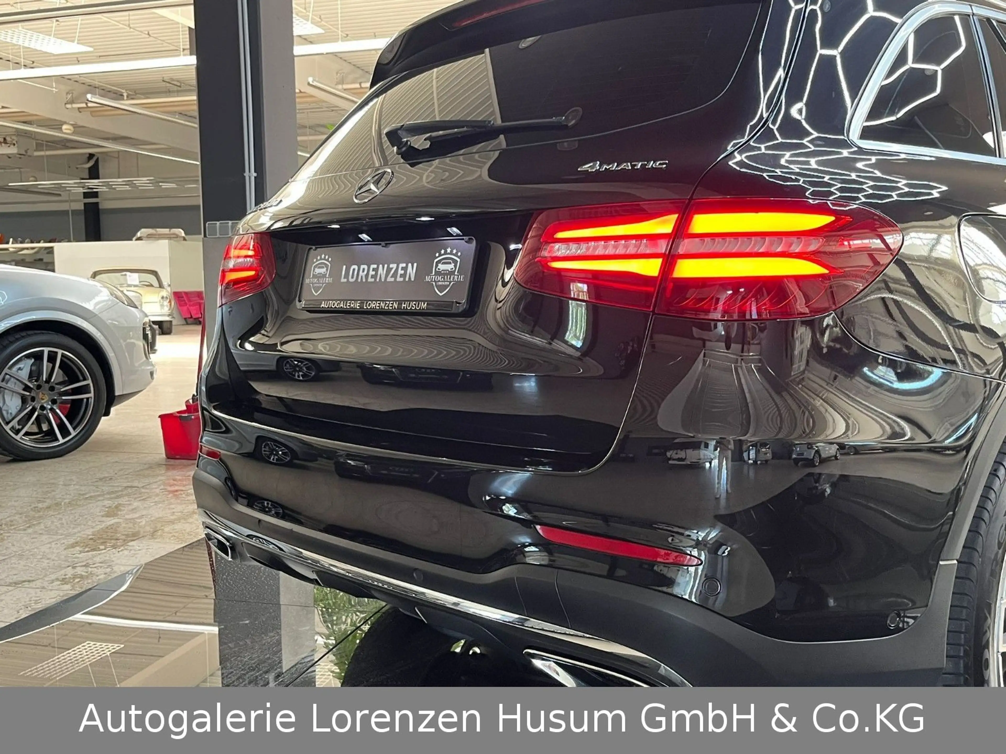 Mercedes-Benz GLC 350 d 4Matic AMG mit Vollausstattung — photo 7