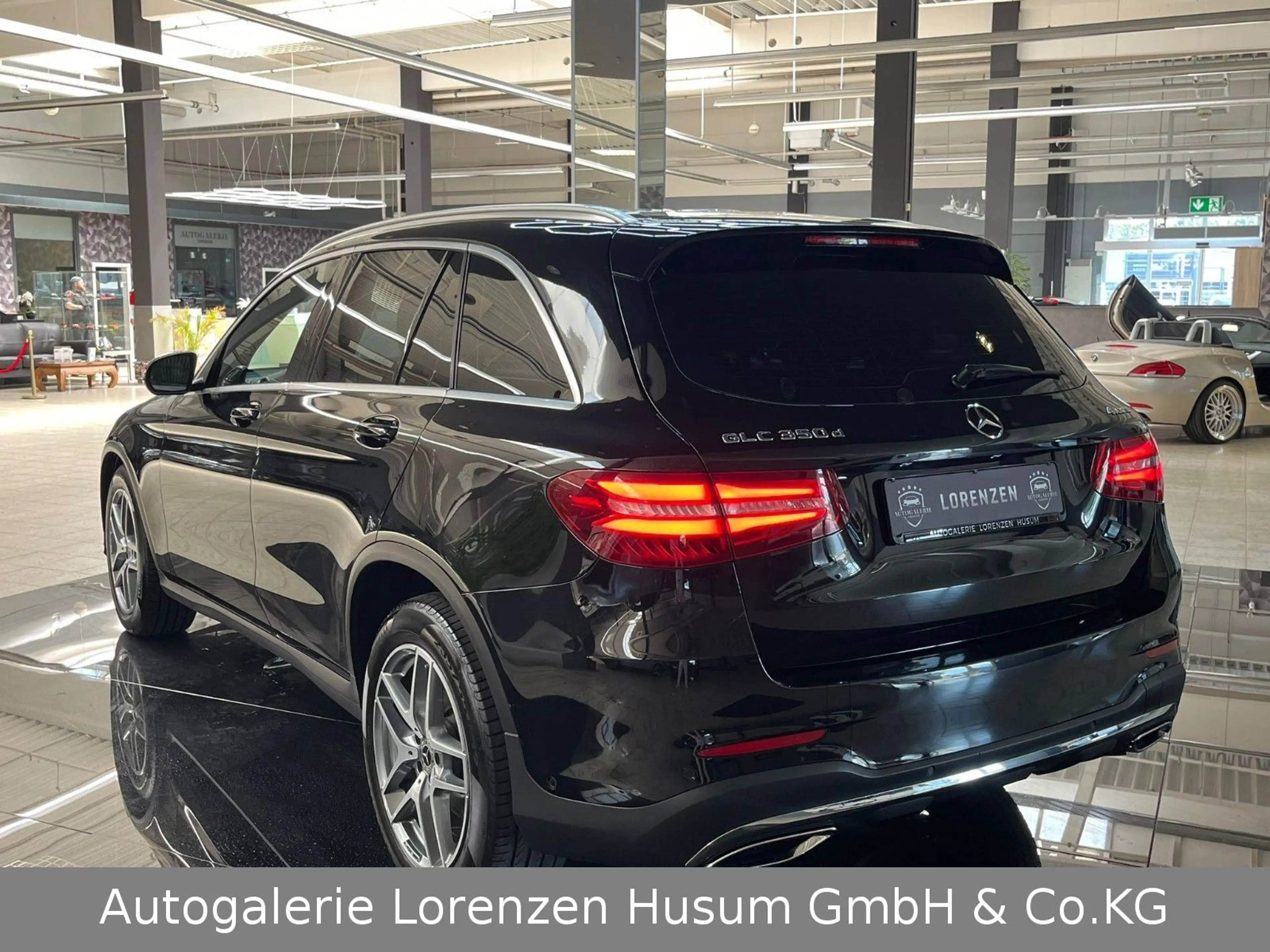 Mercedes-Benz GLC 350 d 4Matic AMG mit Vollausstattung — photo 13
