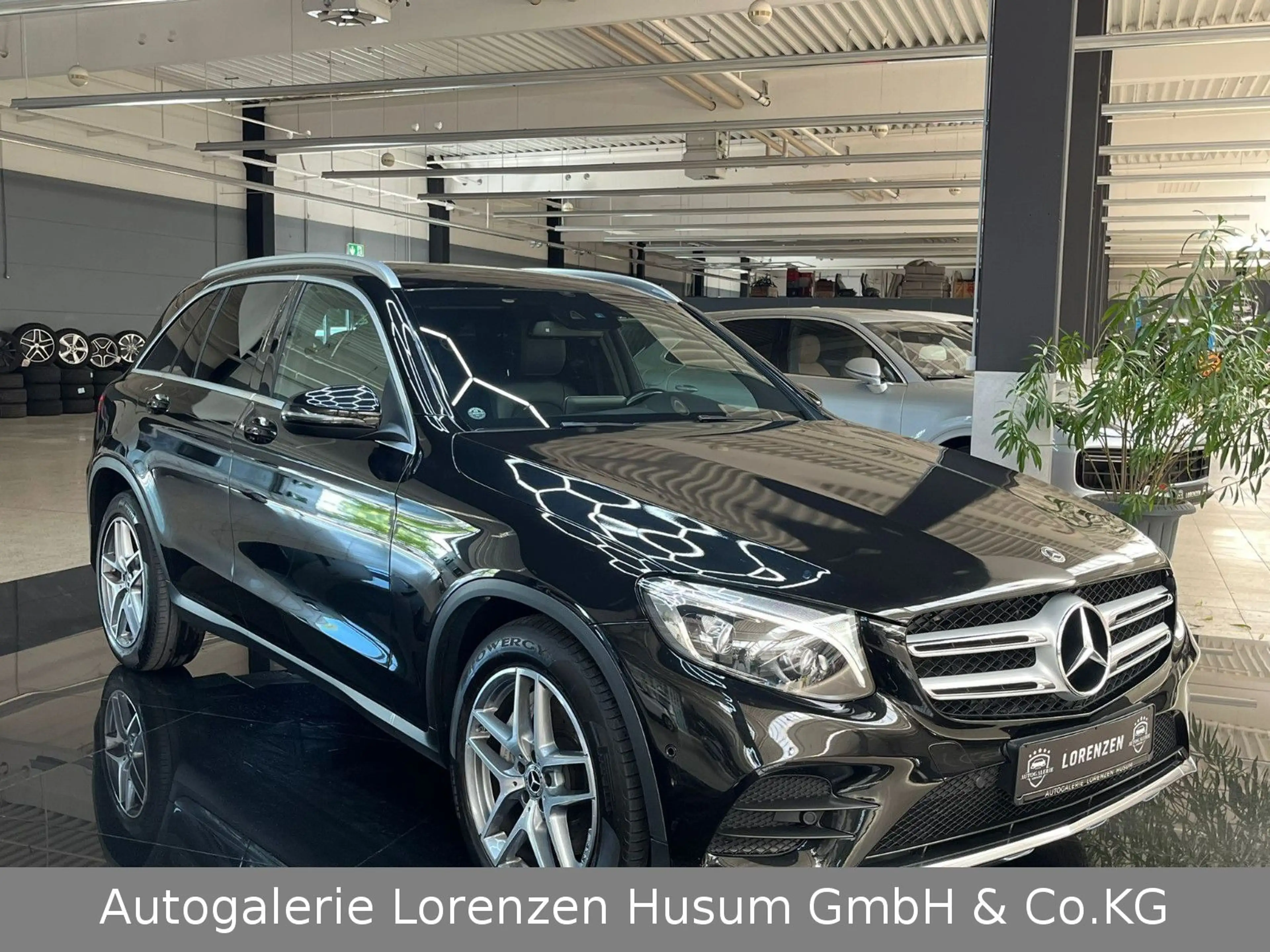 Mercedes-Benz GLC 350 d 4Matic AMG mit Vollausstattung — photo 4