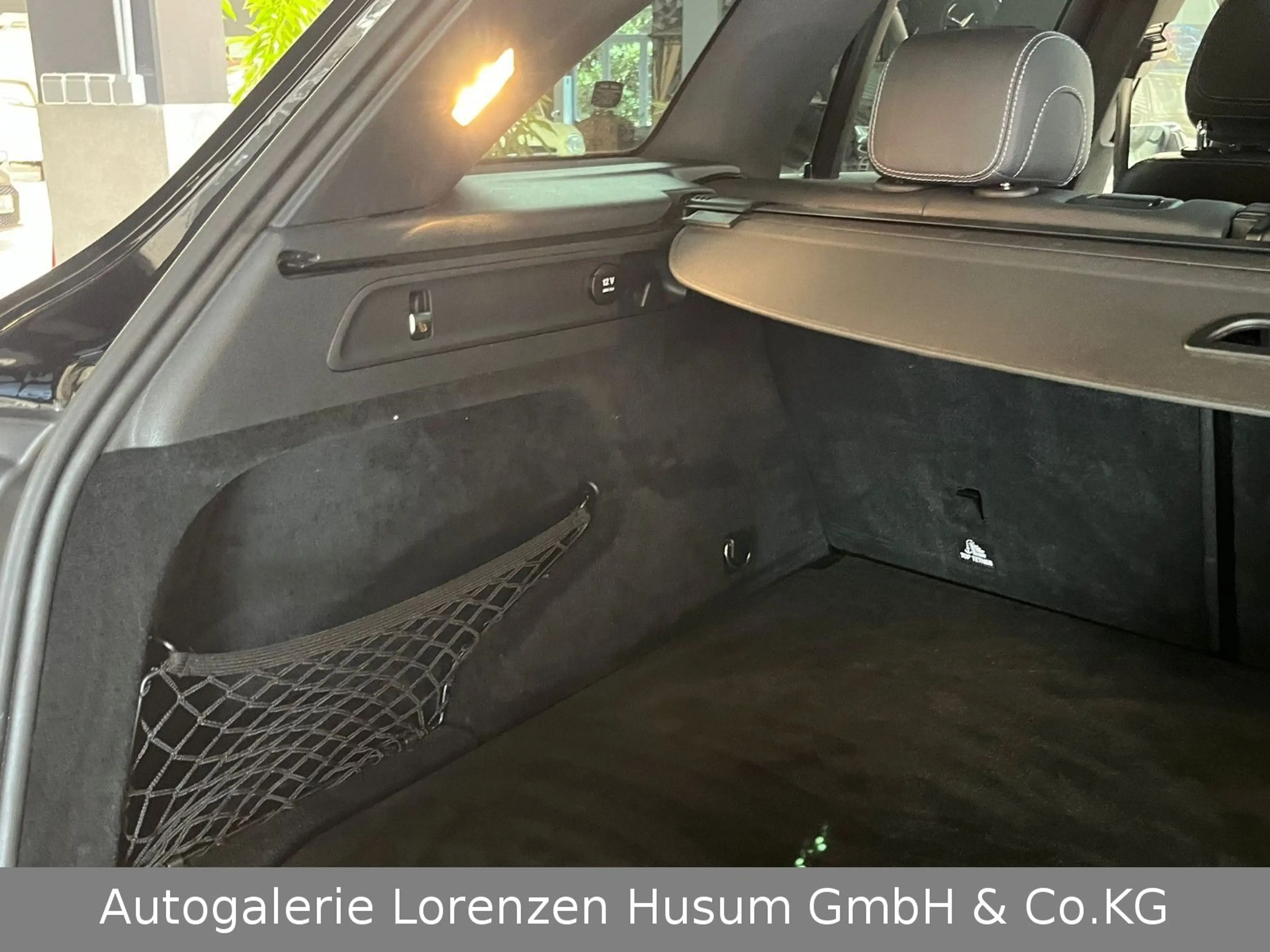 Mercedes-Benz GLC 350 d 4Matic AMG mit Vollausstattung — photo 11