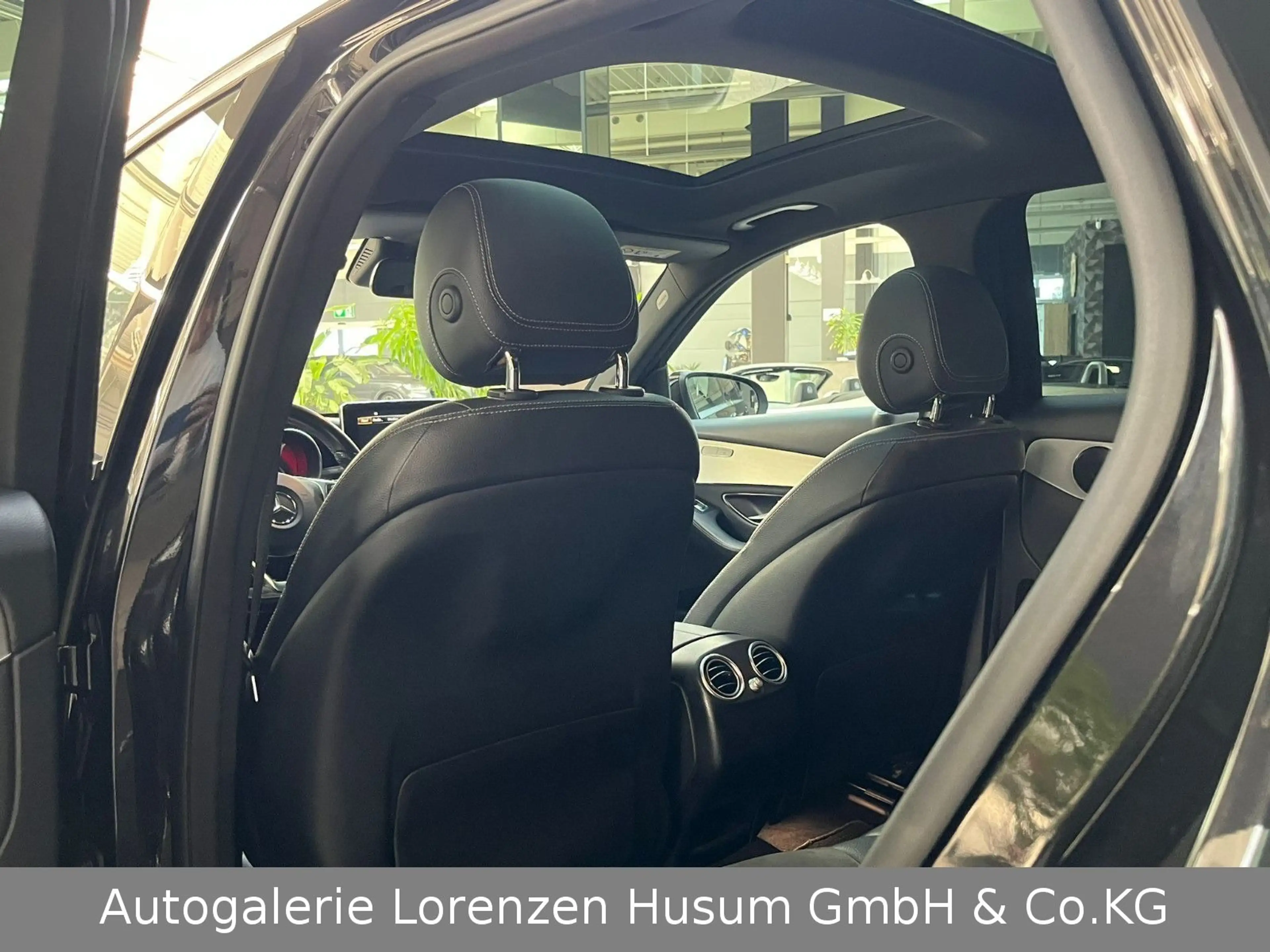Mercedes-Benz GLC 350 d 4Matic AMG mit Vollausstattung — photo 15