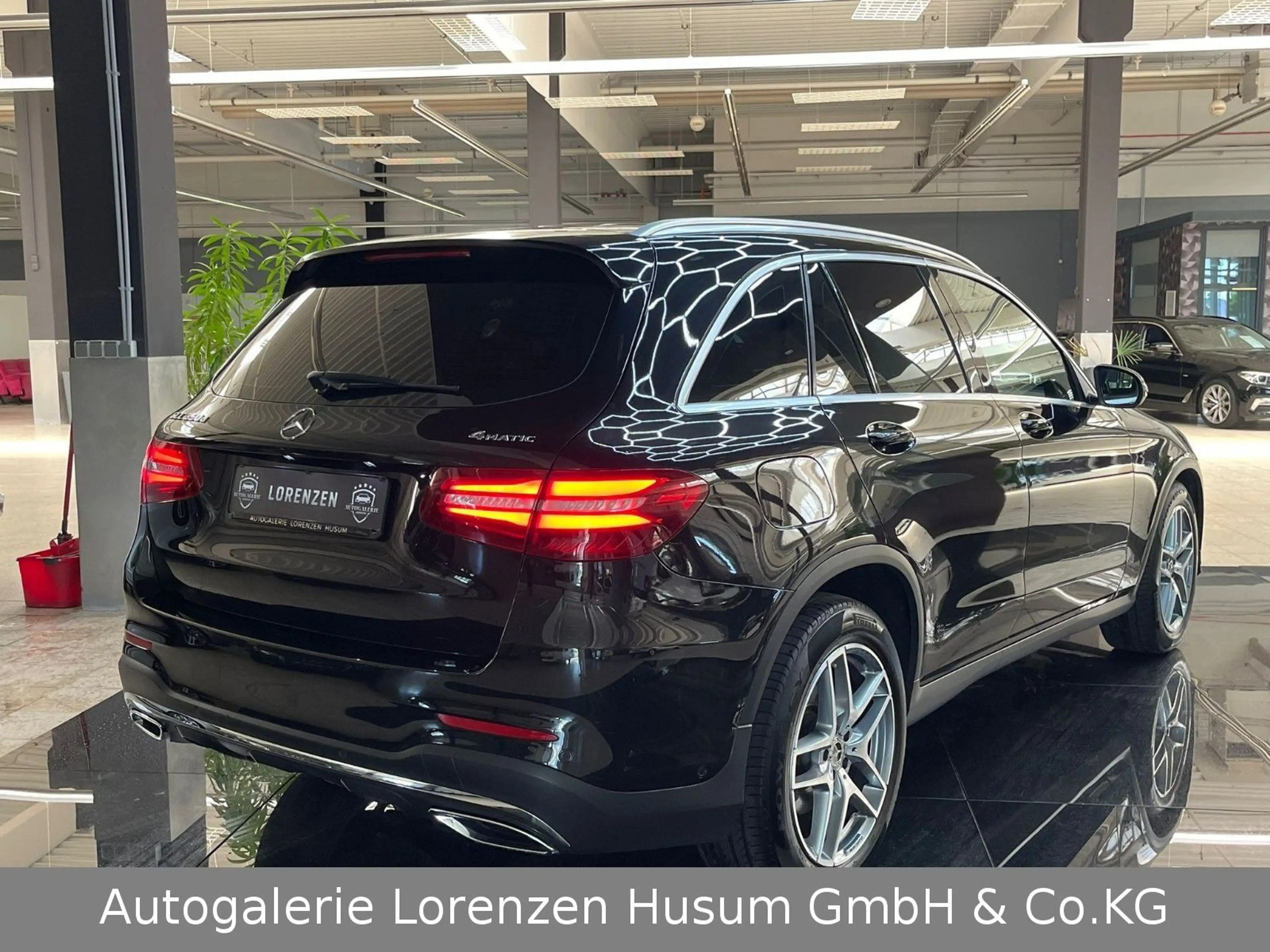 Mercedes-Benz GLC 350 d 4Matic AMG mit Vollausstattung — photo 6