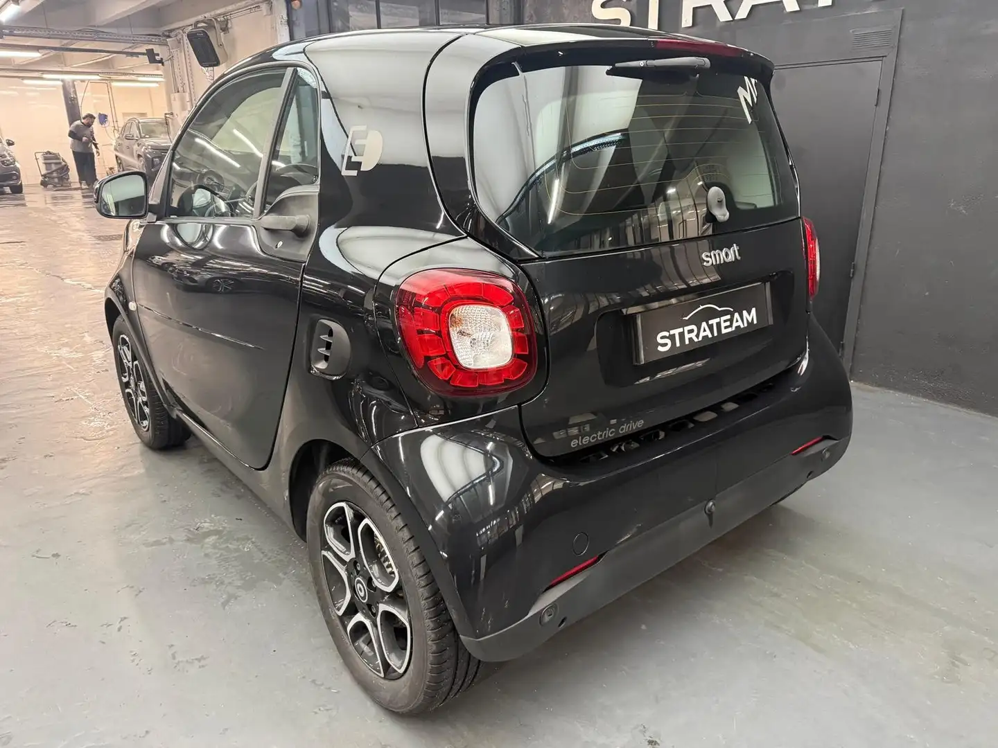 smart forTwo electric drive / EQ (453.391) Schwarz - 2