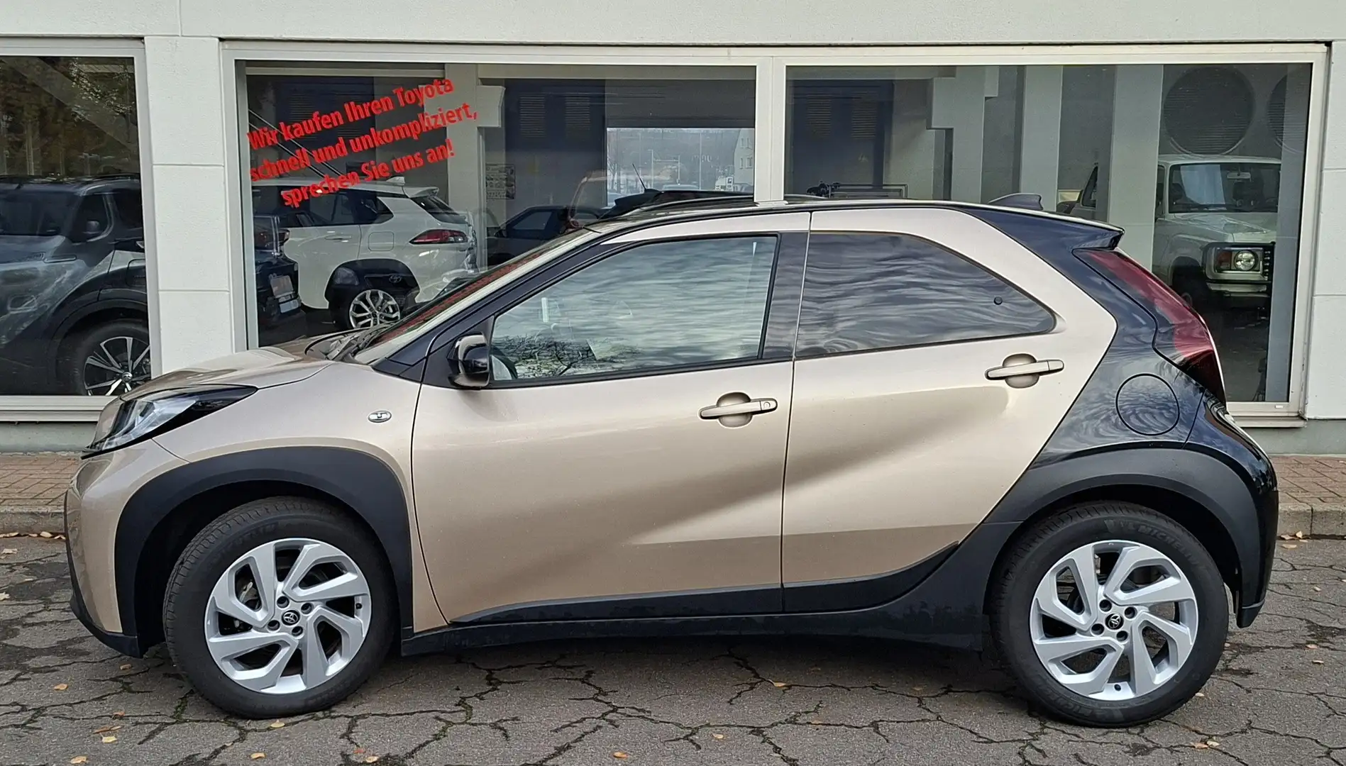 Toyota Aygo X Pulse + Winterräder + Garantie + + + Beige - 1