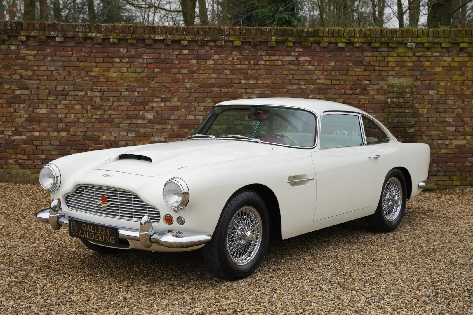 Aston Martin DB DB4 Series 3 Fully restored by Aston Martin Works Blanco - 1