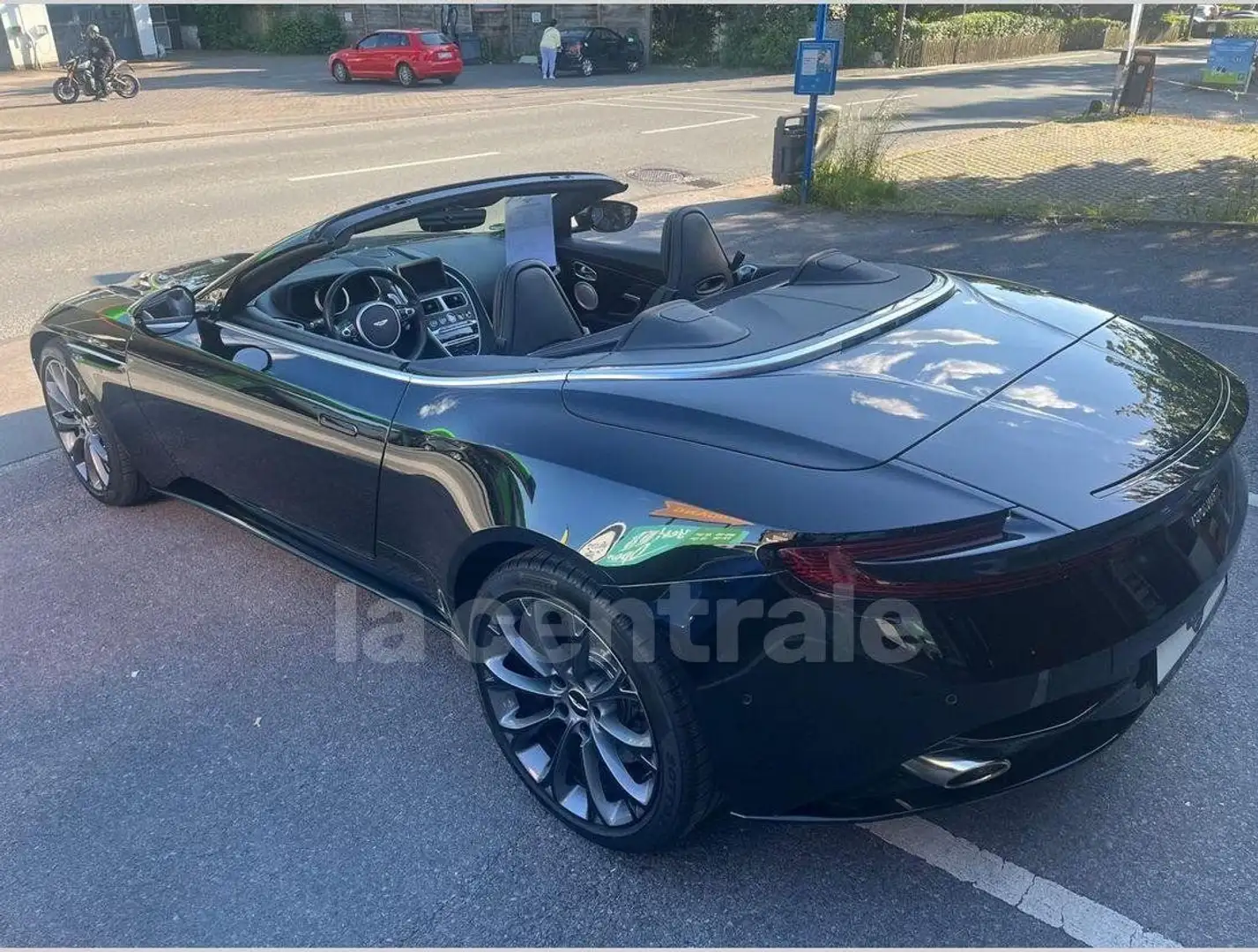 Aston Martin DB11 Noir - 2
