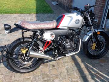 UM Renegade 125 X Cafe Racer
