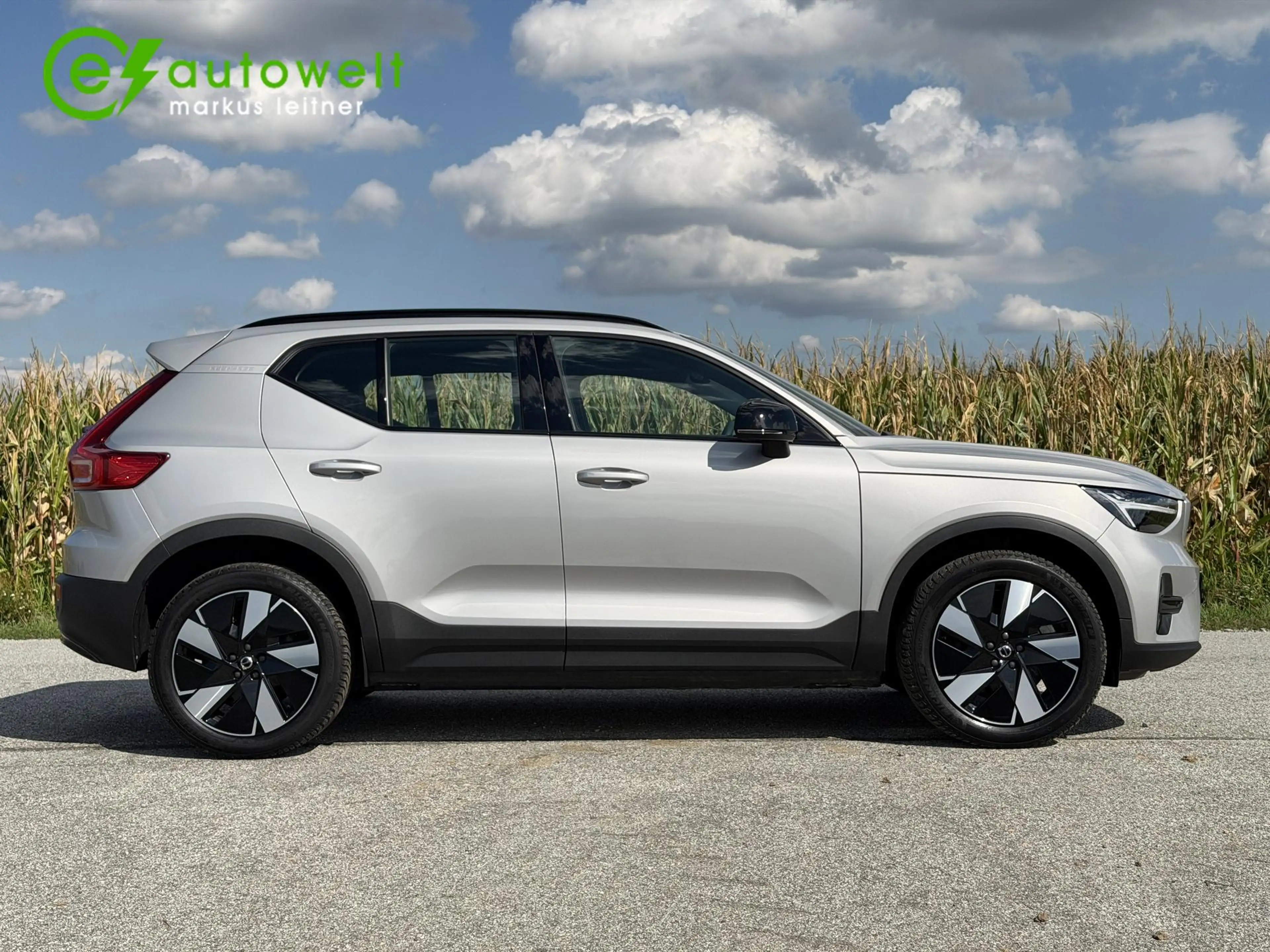 Volvo XC40 Plus Extended Range 82kWh Twin Motor Pilot RFK — photo 3