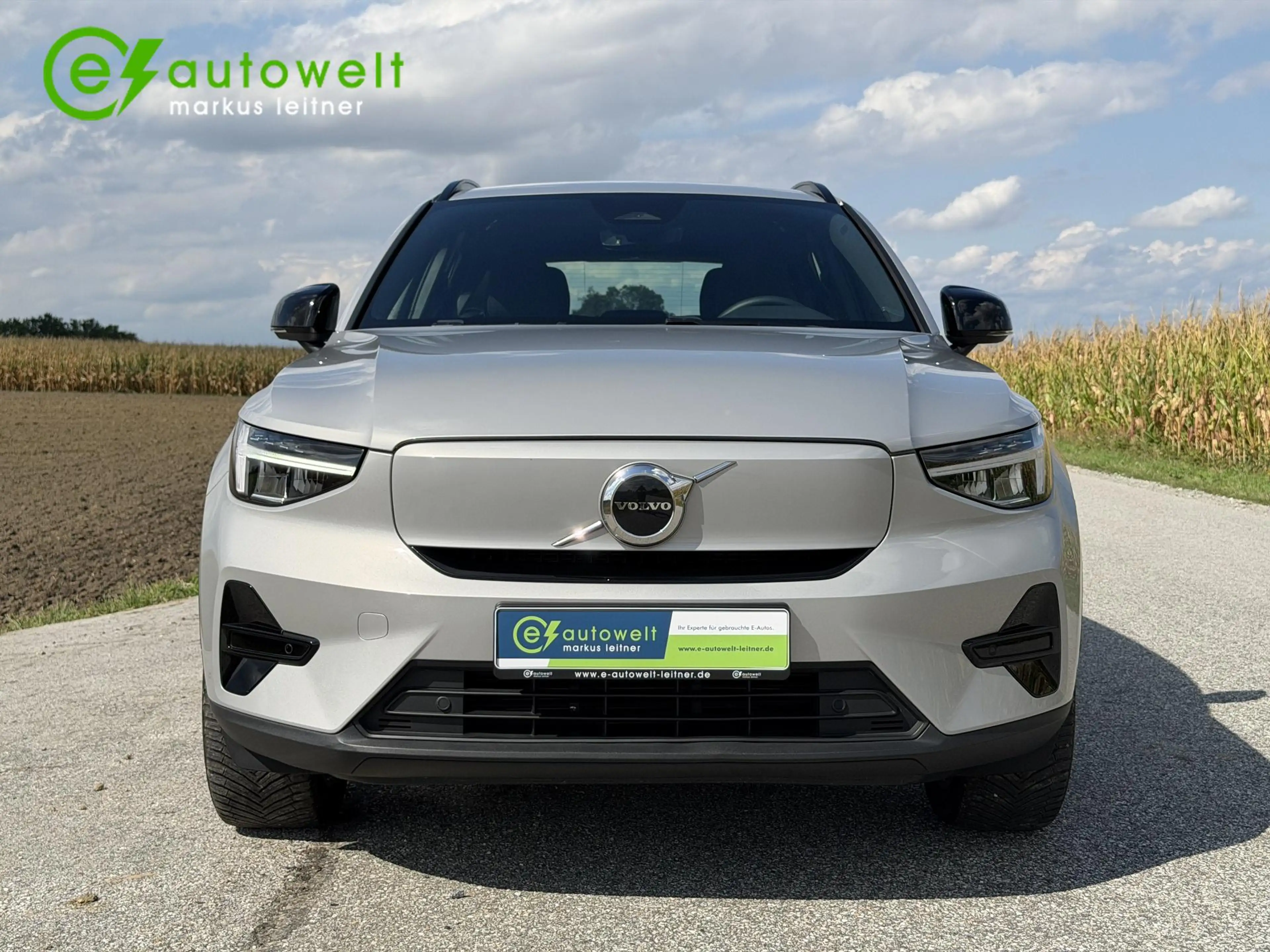 Volvo XC40 Plus Extended Range 82kWh Twin Motor Pilot RFK — photo 9