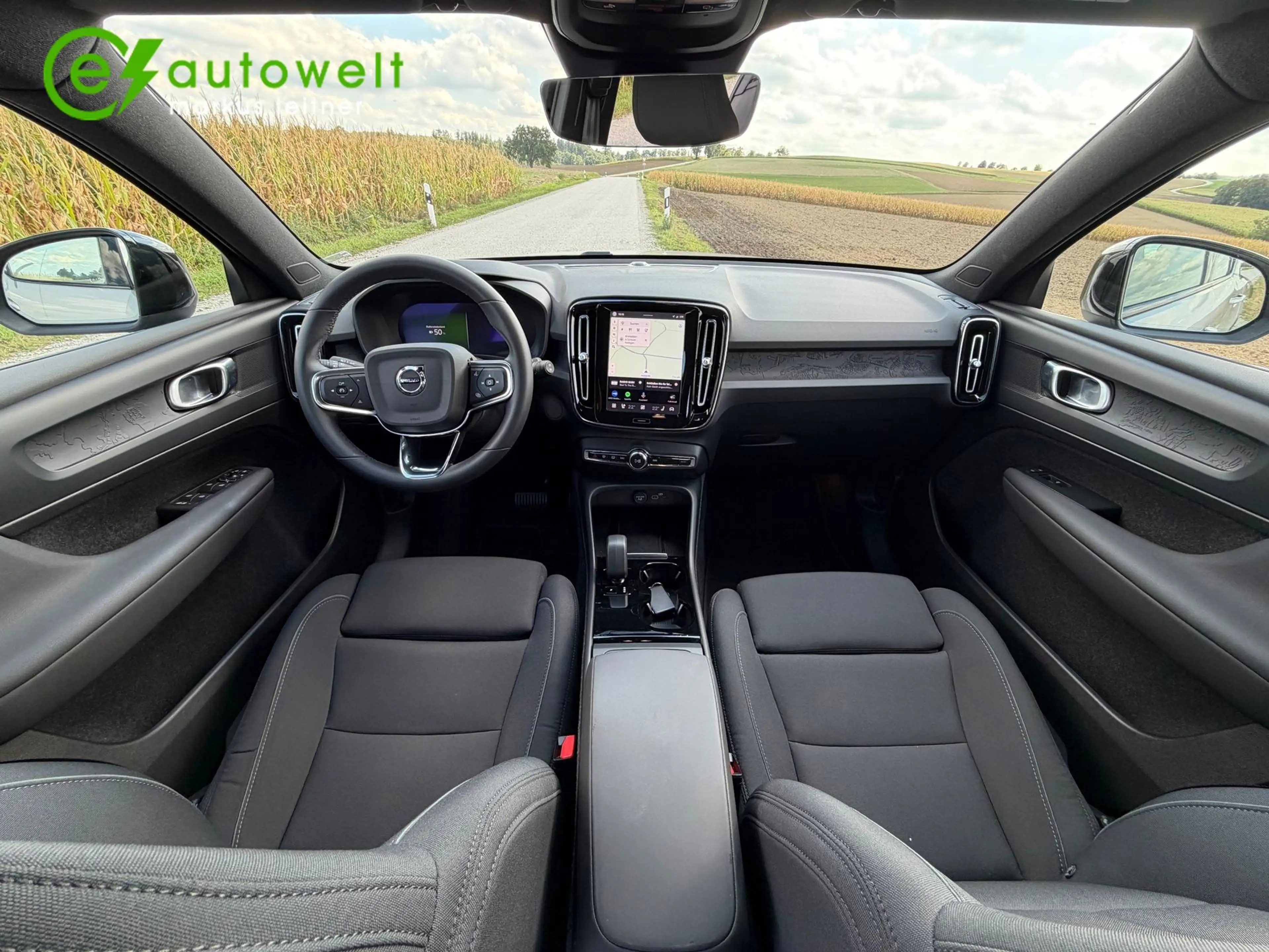 Volvo XC40 Plus Extended Range 82kWh Twin Motor Pilot RFK — photo 10