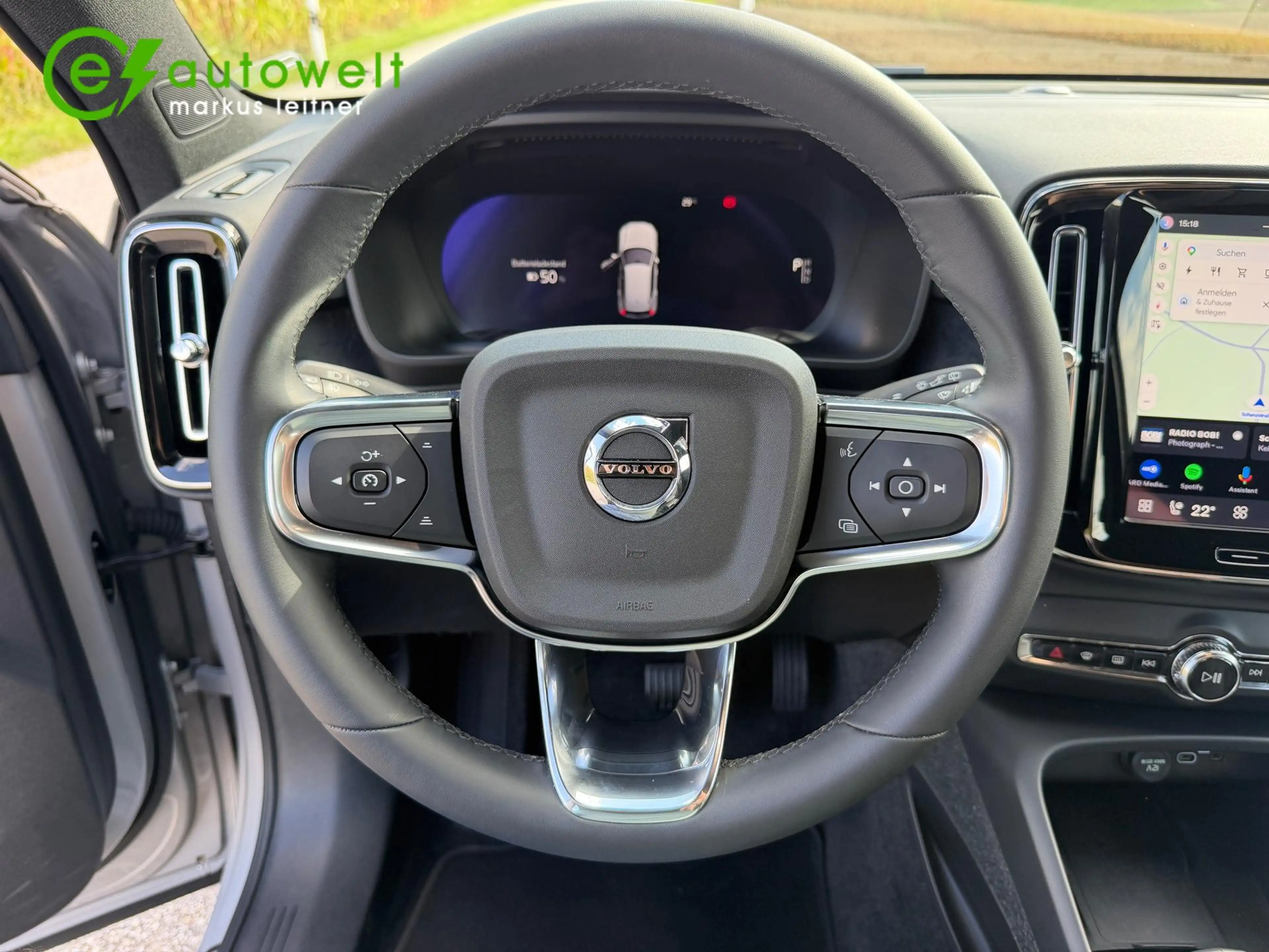 Volvo XC40 Plus Extended Range 82kWh Twin Motor Pilot RFK — photo 12