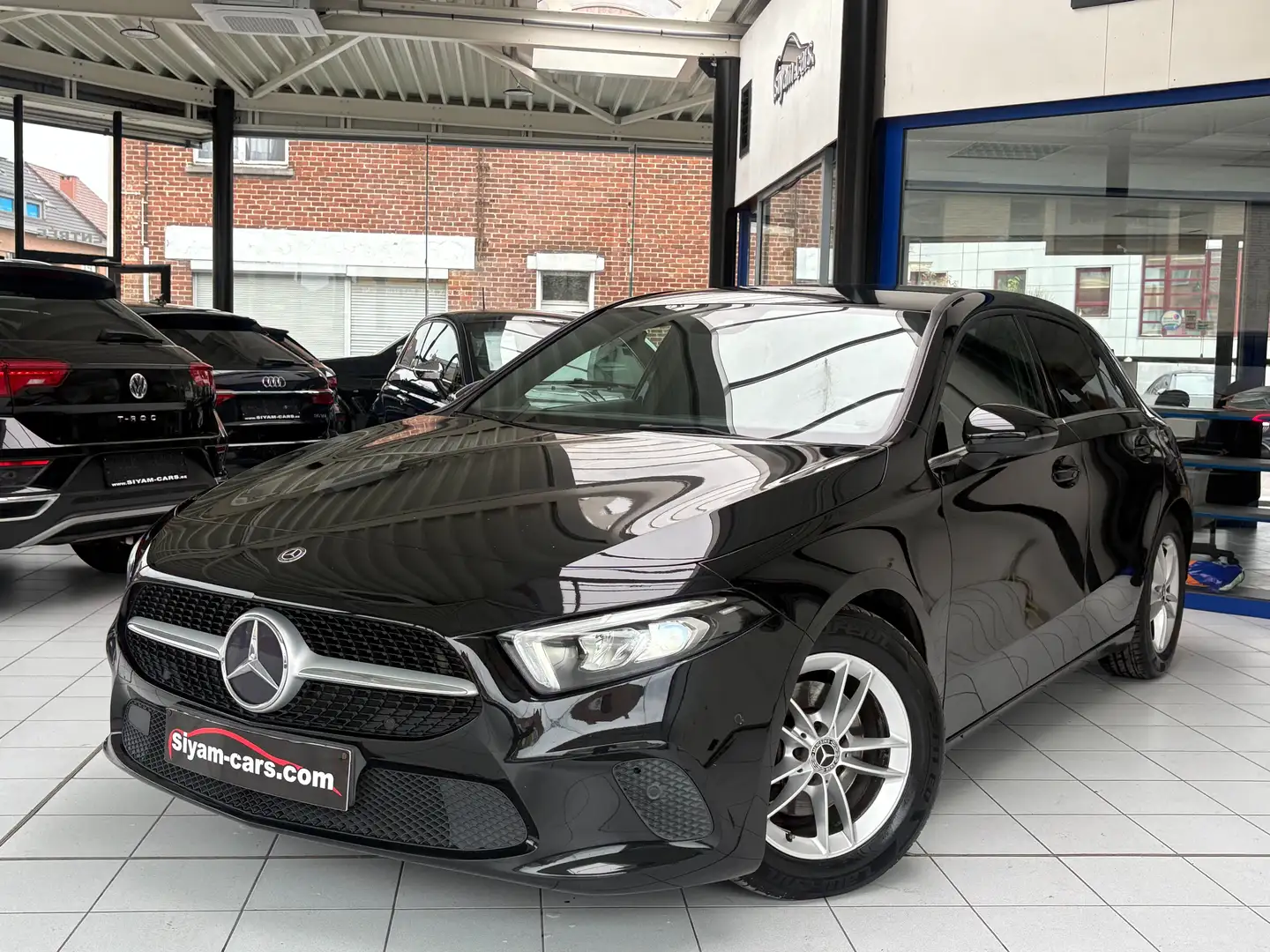 Mercedes-Benz A 180 180 d *XENON * CUIR * GPS * CAMERA * PDC * JANTES* Zwart - 1
