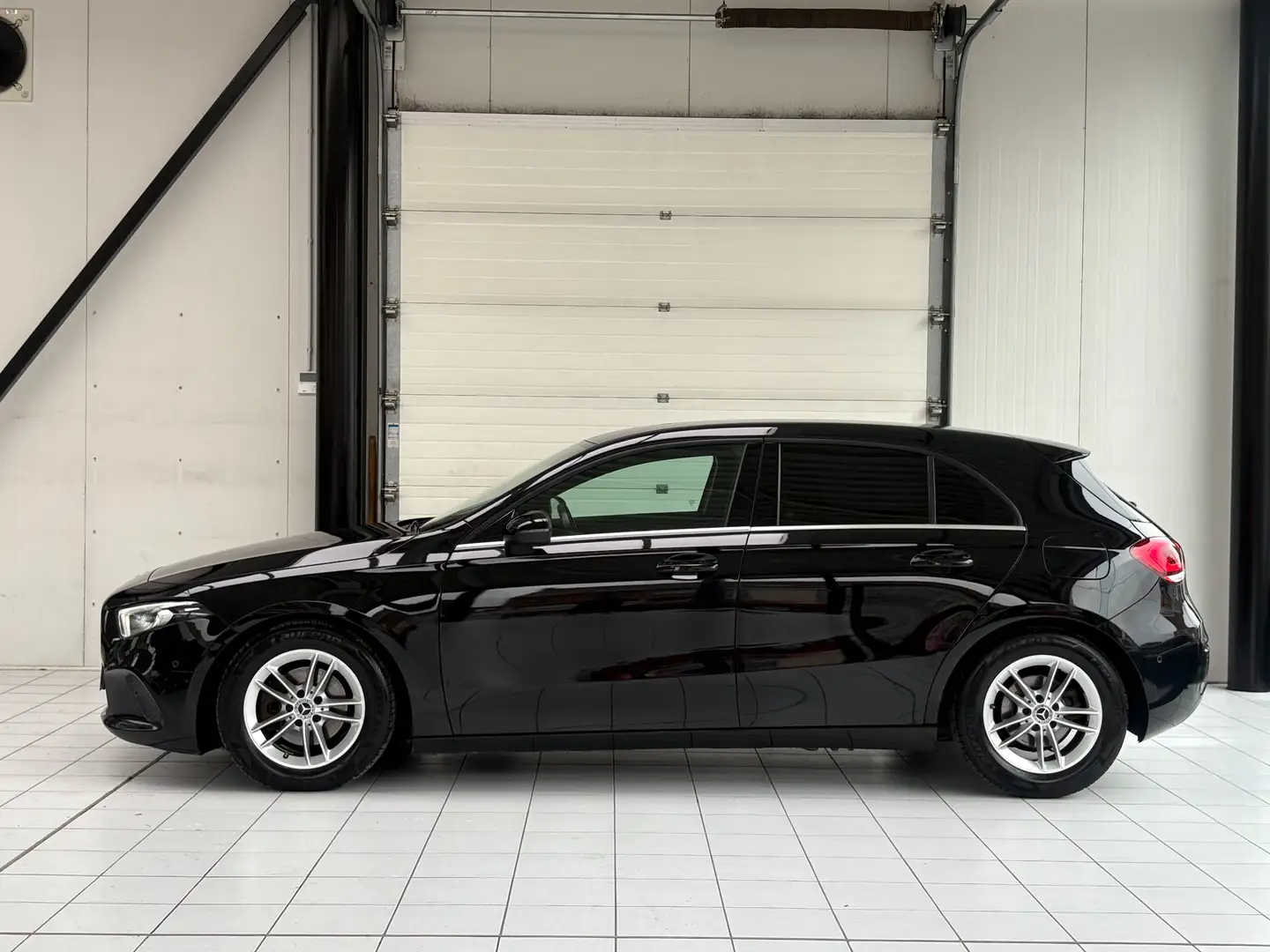 Mercedes-Benz A 180 180 d *XENON * CUIR * GPS * CAMERA * PDC * JANTES* Zwart - 2